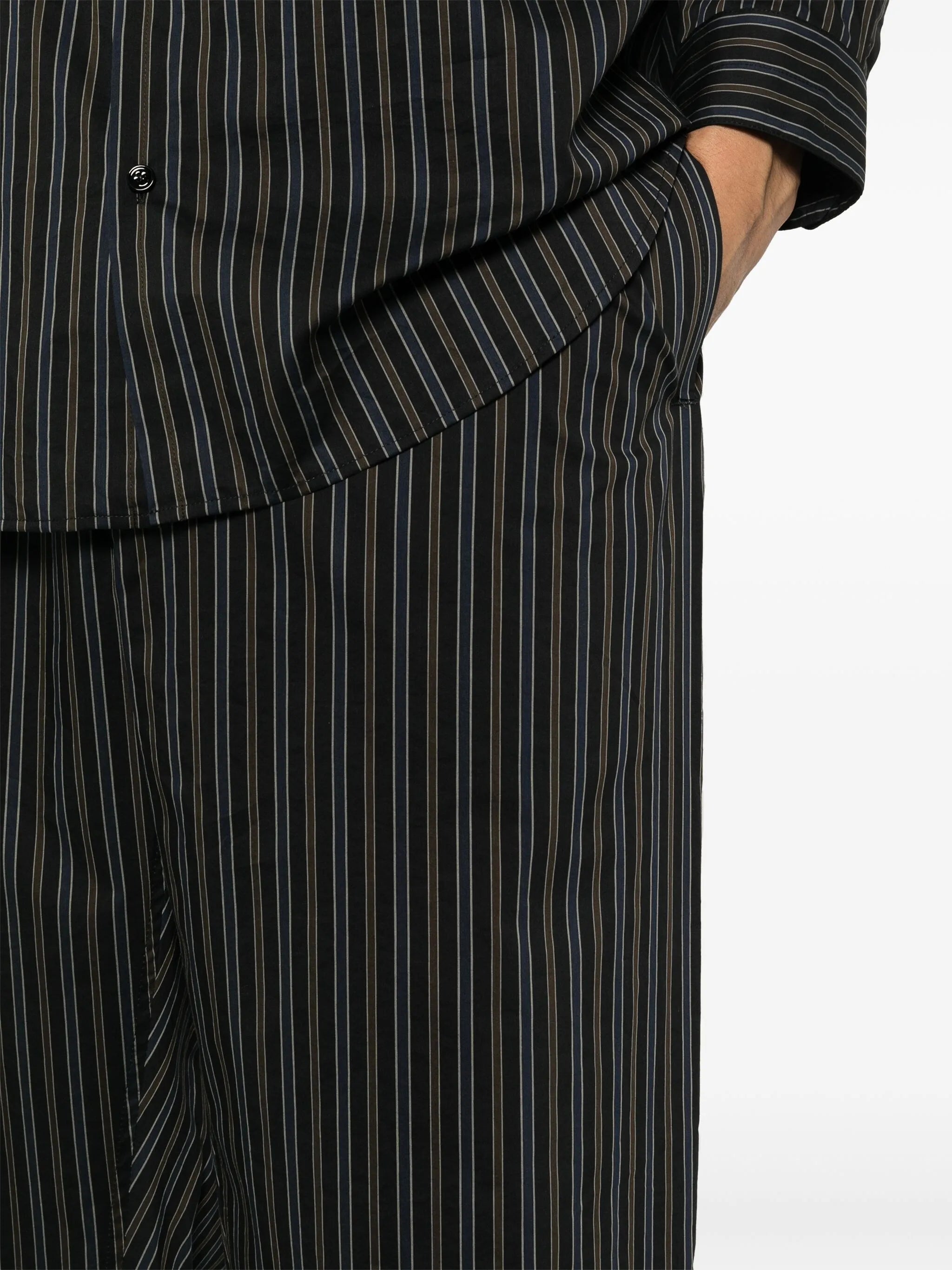 drawstring-fastening trousers