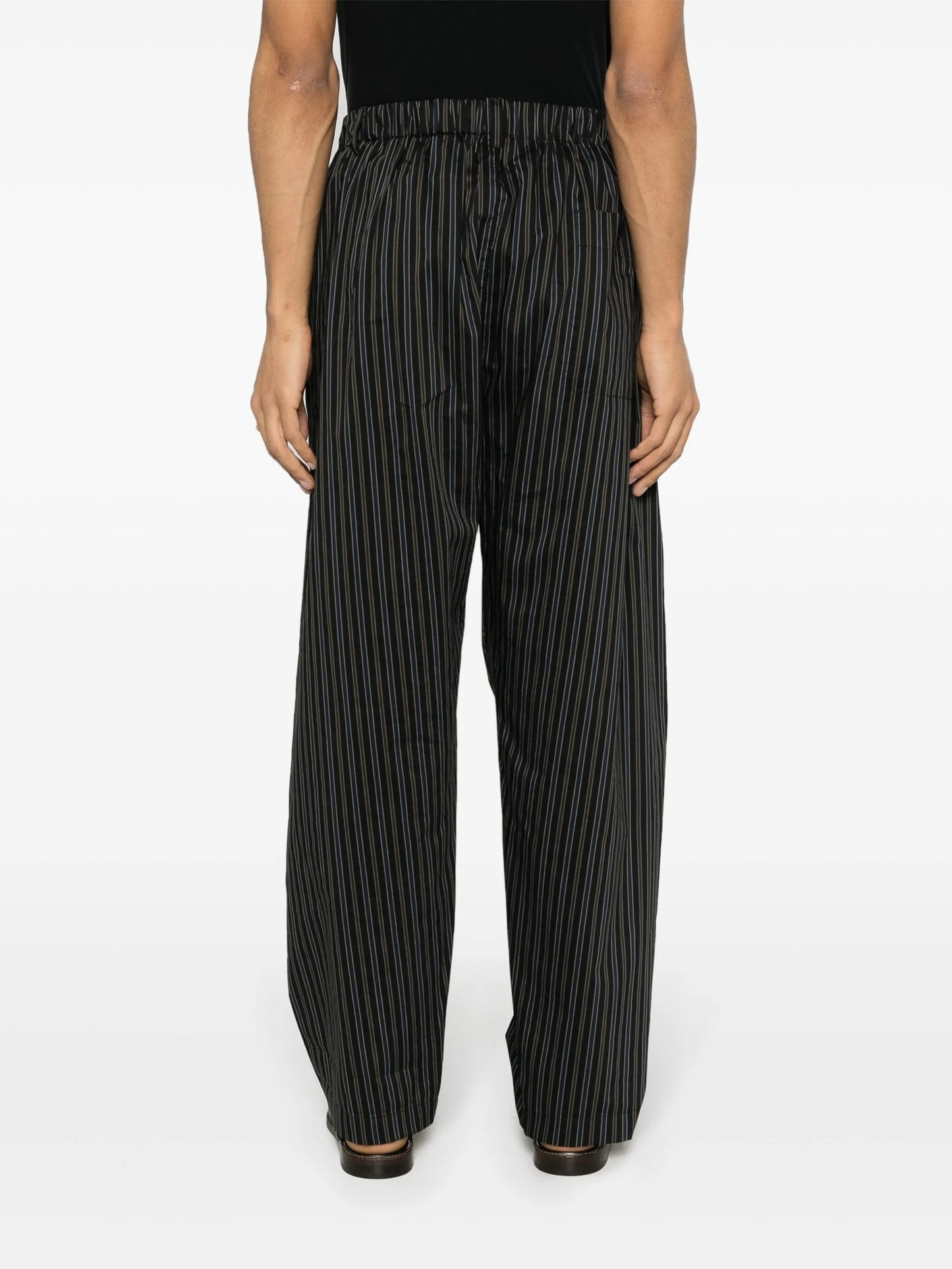 drawstring-fastening trousers