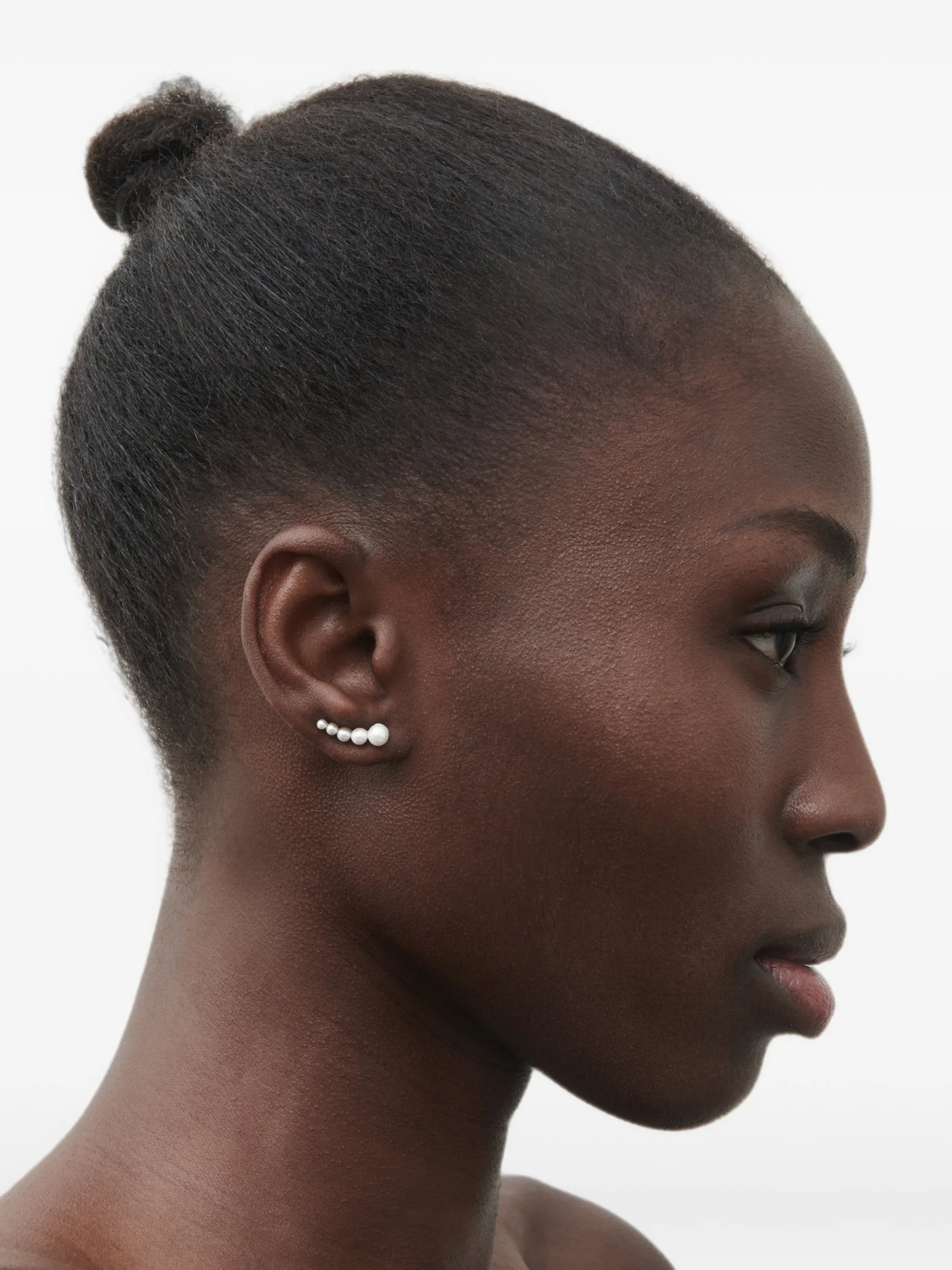 Petite Croissant Japonais freshwater pearl single earring