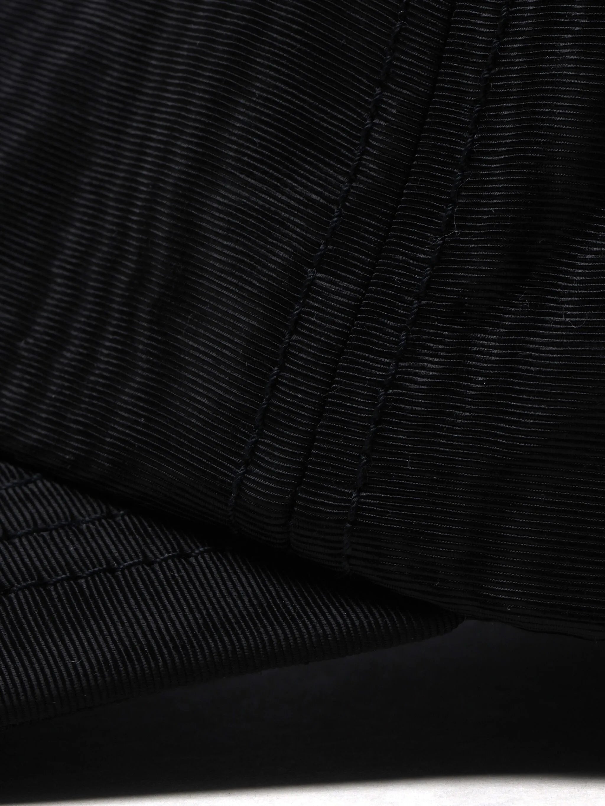 logo-embroidered moire-effect cap