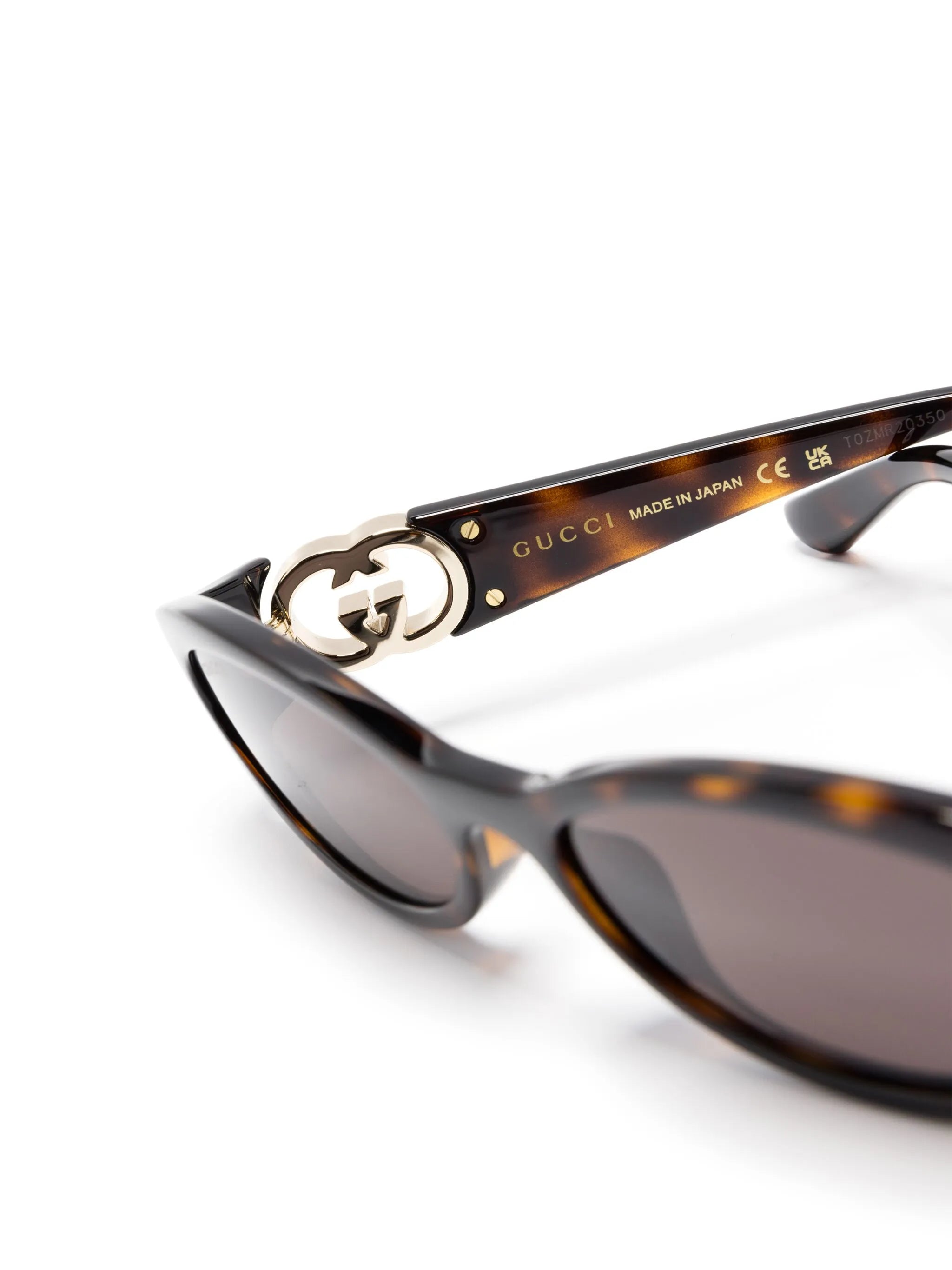 oval-frame sunglasses