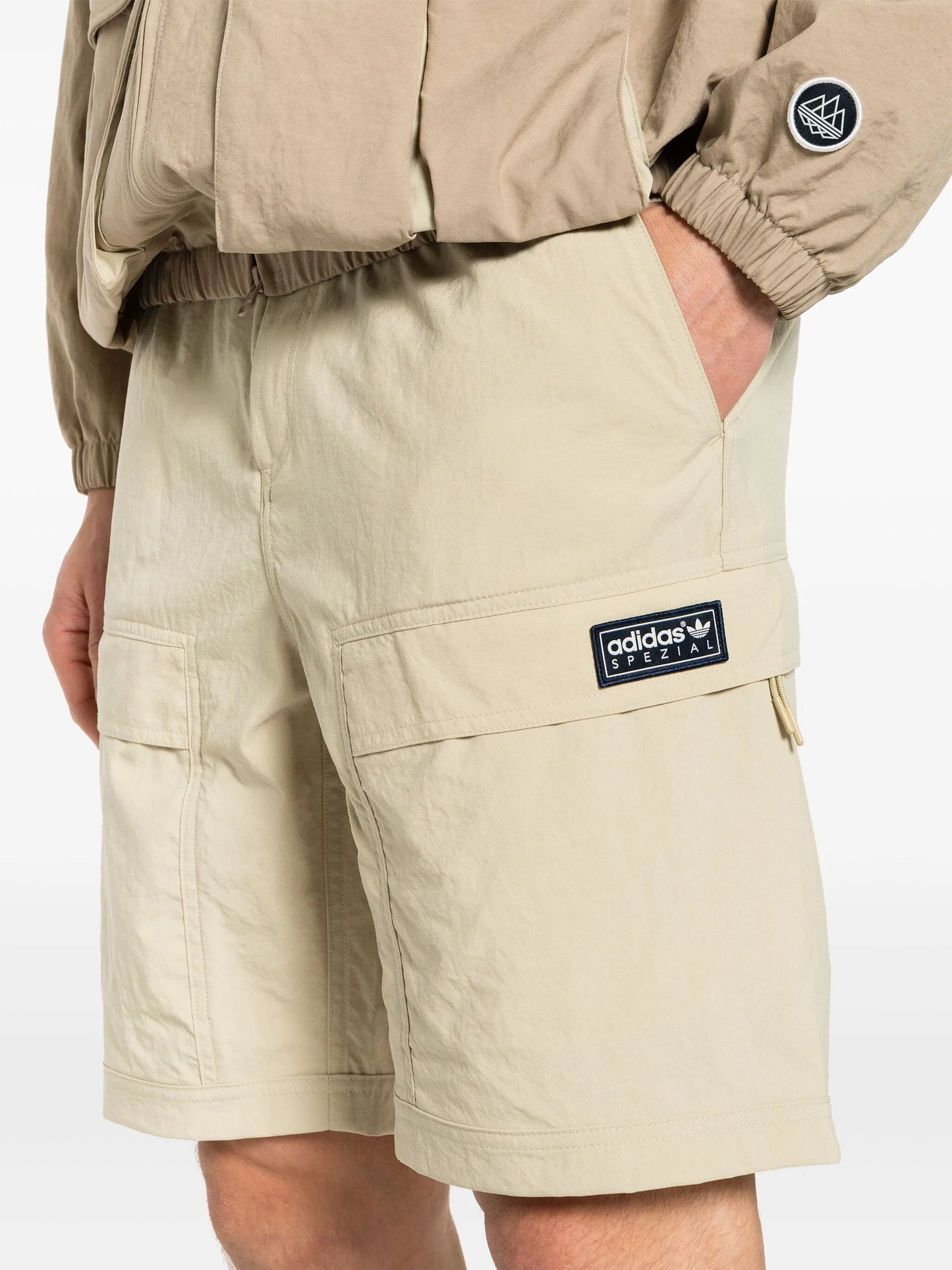 logo-patch elasticated-waist shorts