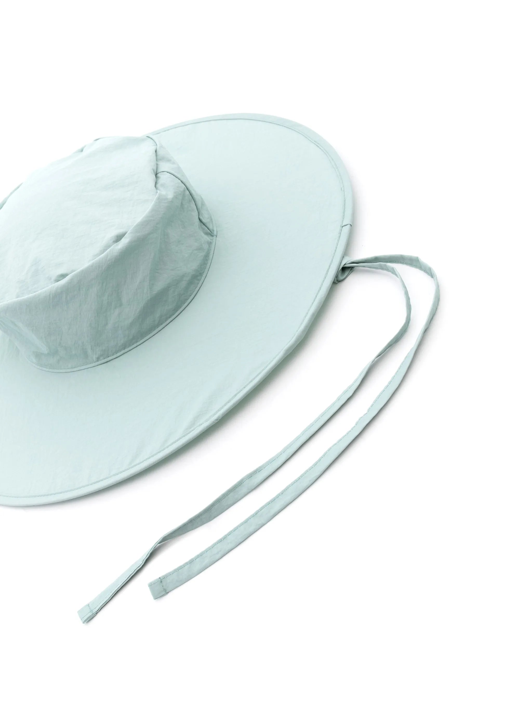 wide-brim poplin hat