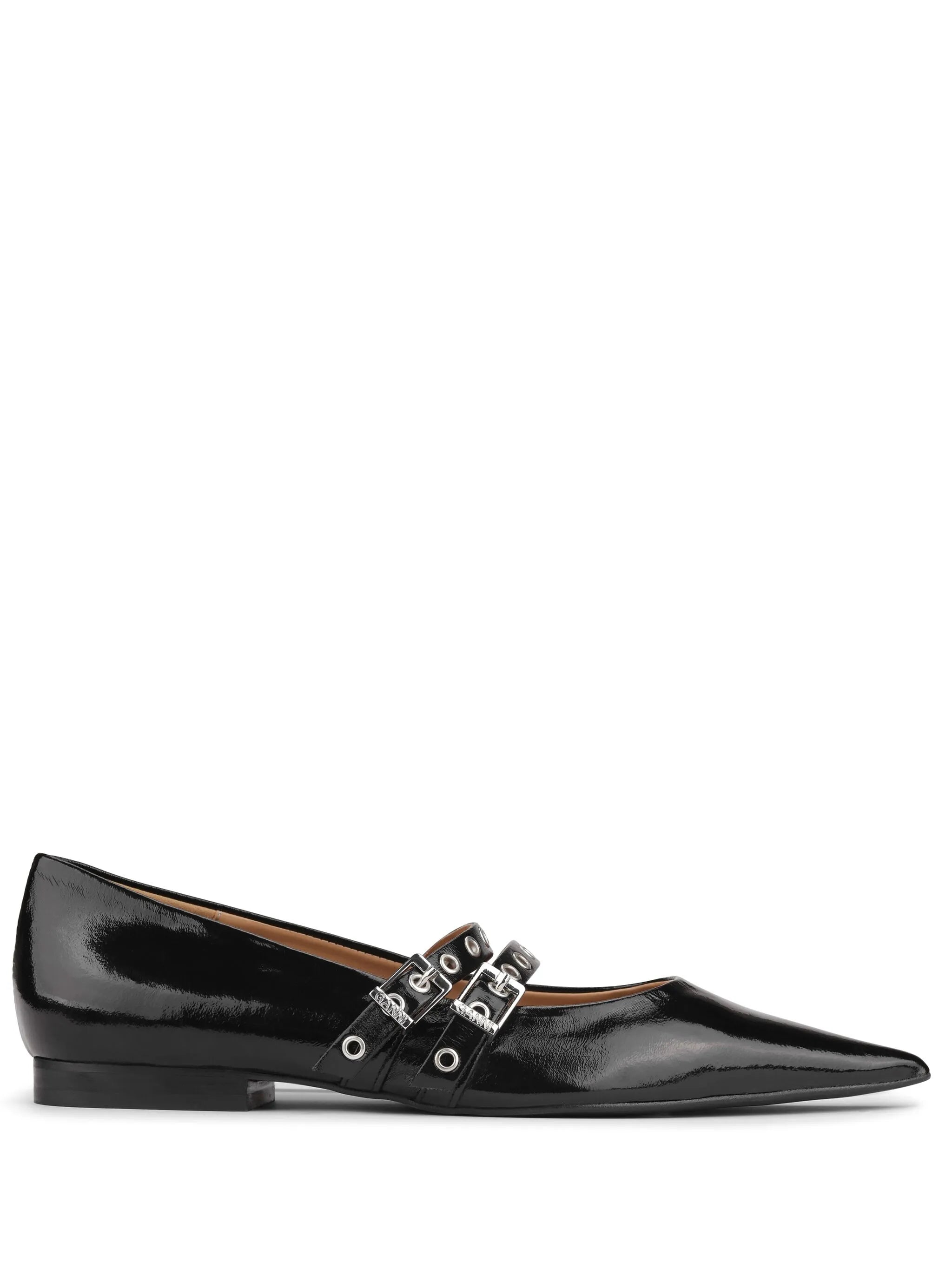 pointed-toe ballerina shoes