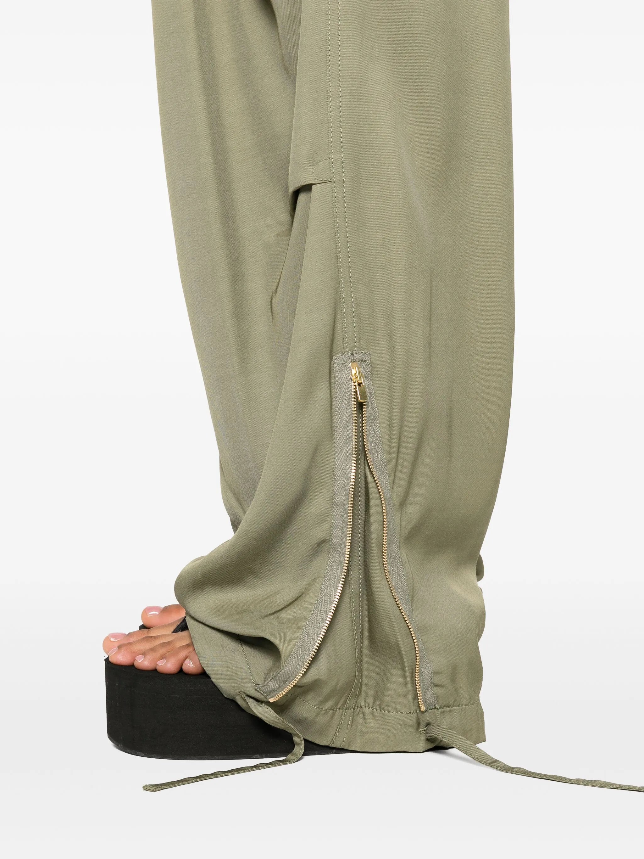 wide-leg cargo pants