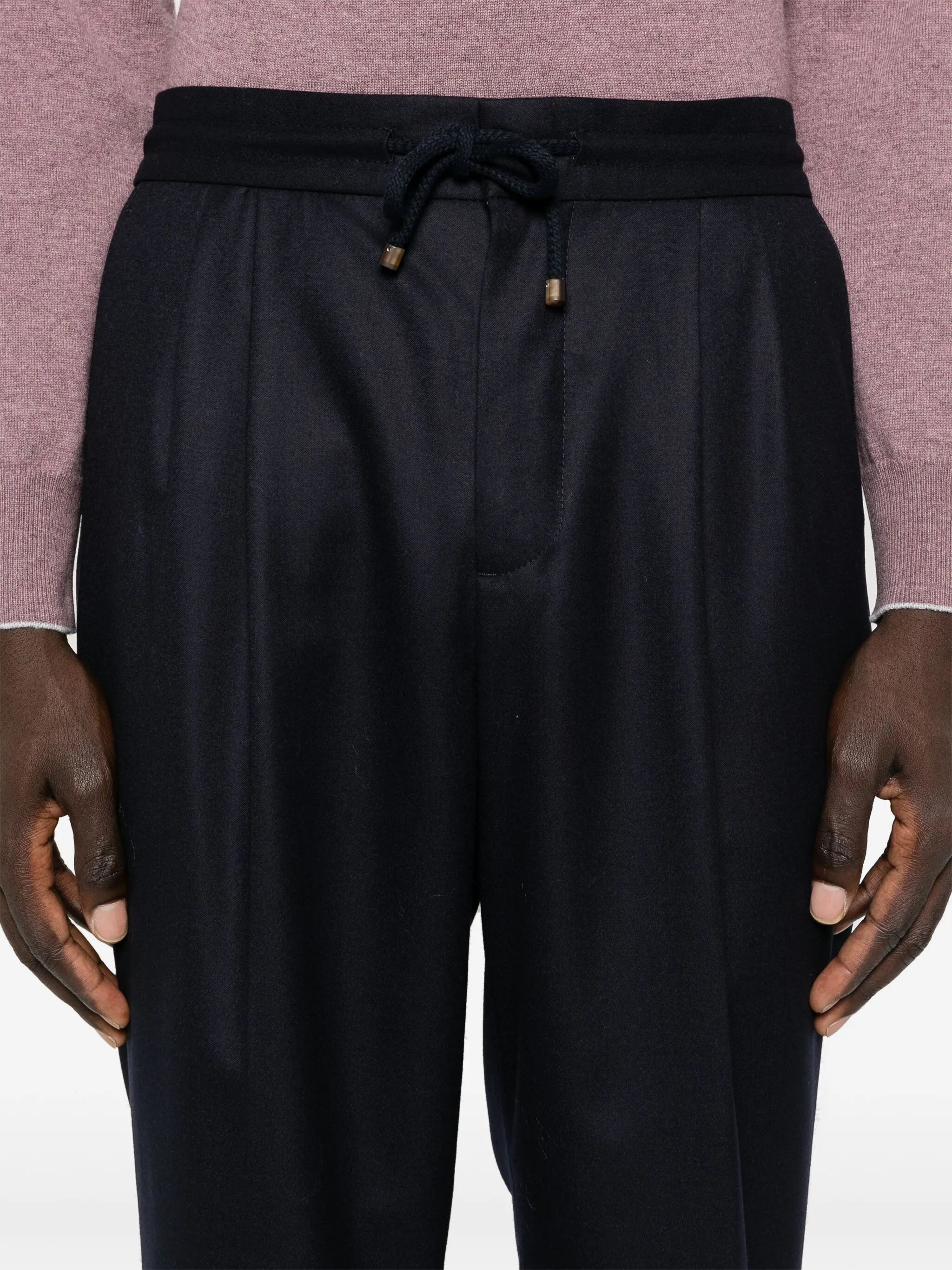 mid-rise tapered trousers