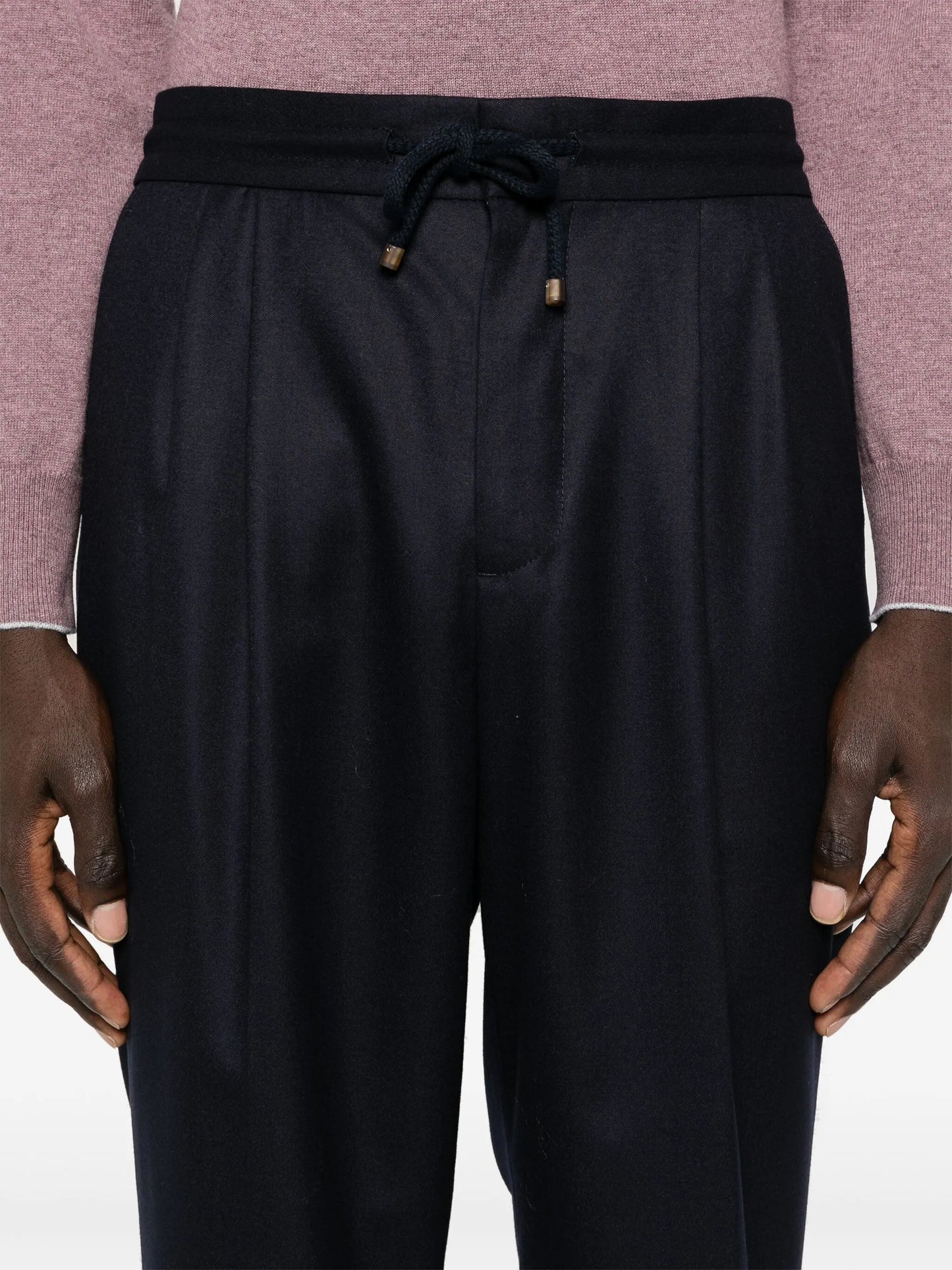 mid-rise tapered trousers