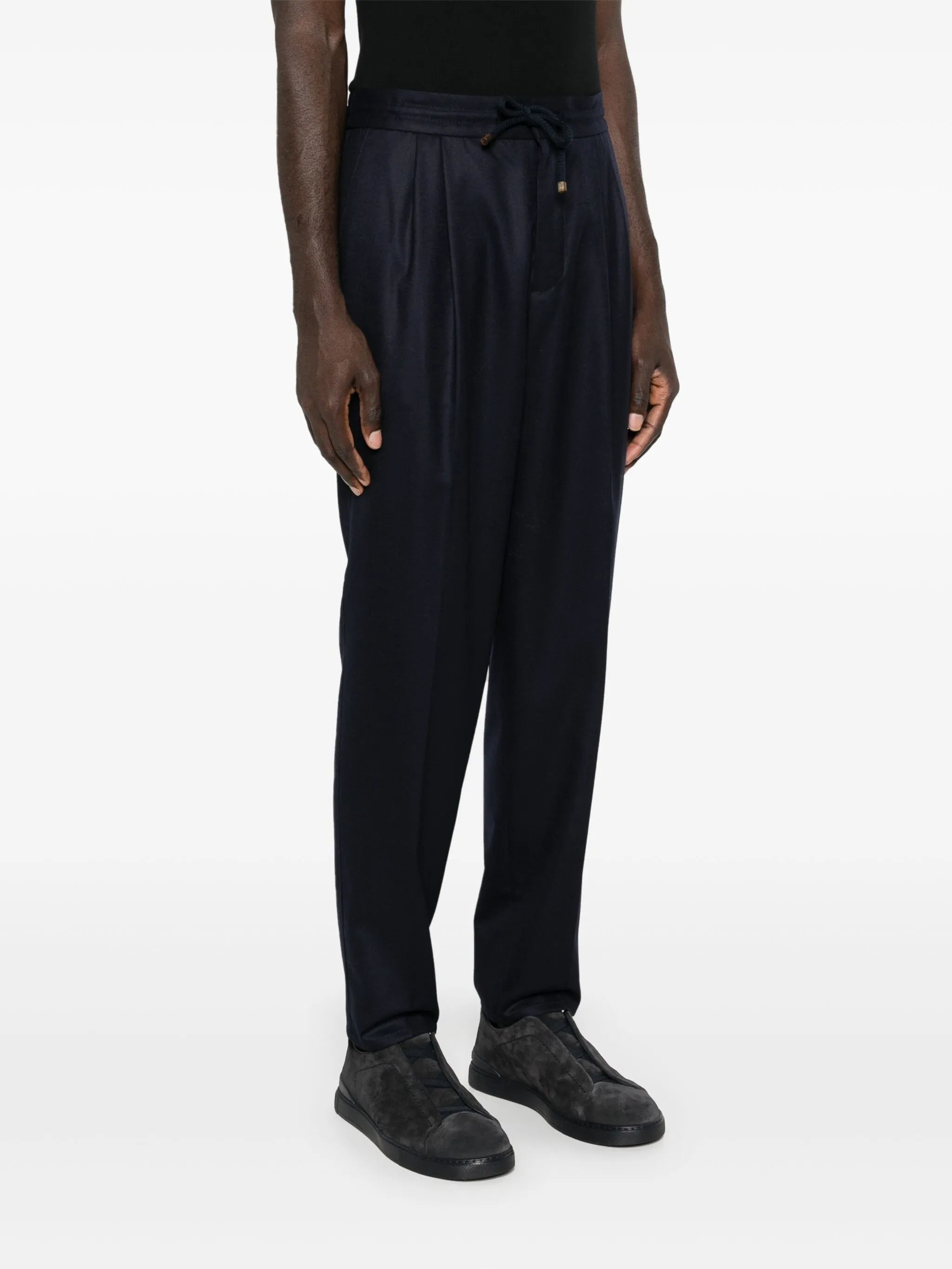 mid-rise tapered trousers