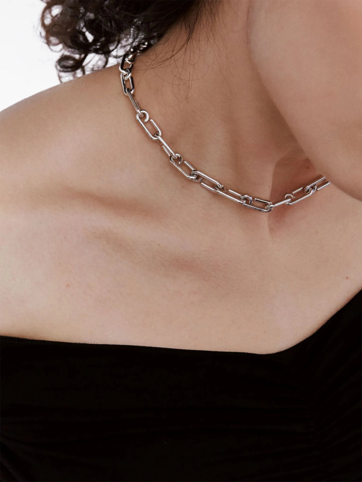 Arena chain necklace