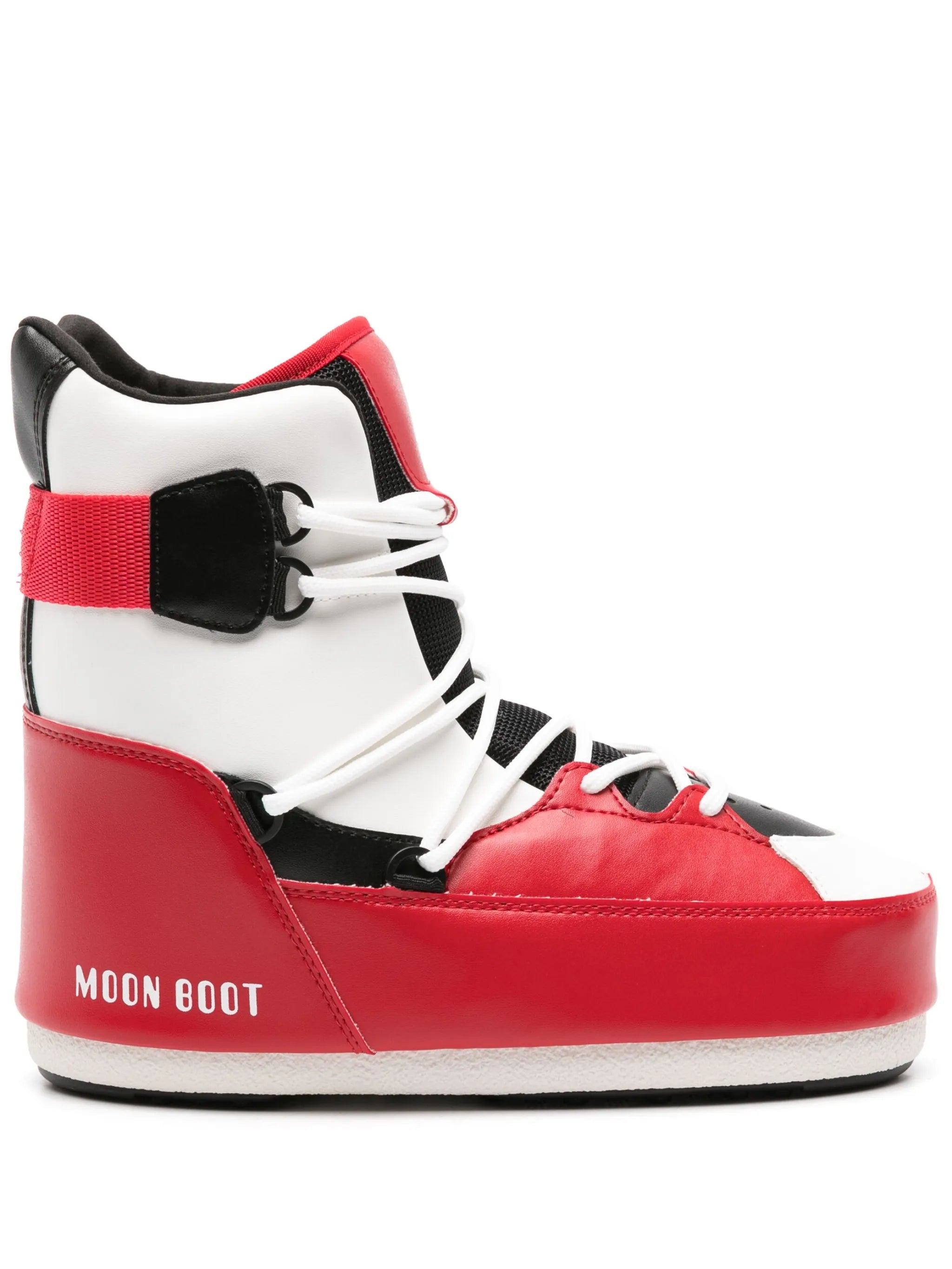 Snowboard lace-up sneaker boots