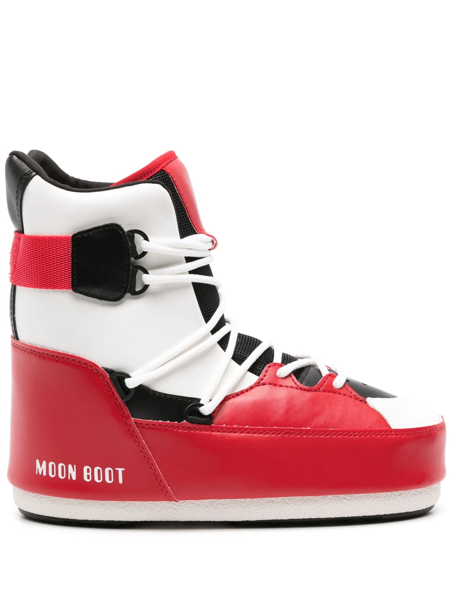 Snowboard lace-up sneaker boots