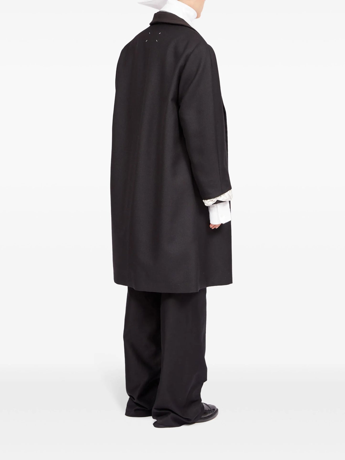 Anonymity of the lining coat