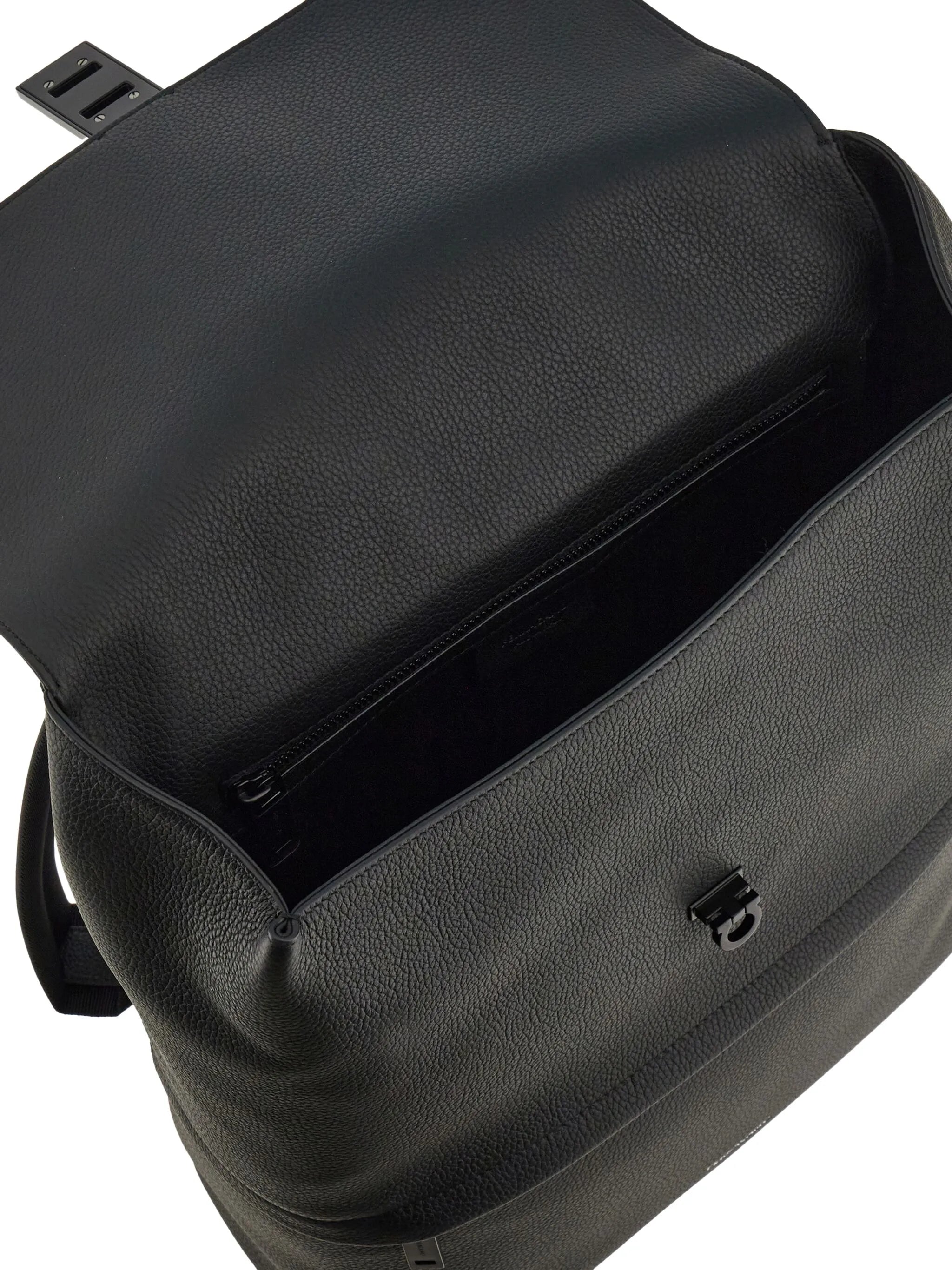 Hug-buckle leather backpack