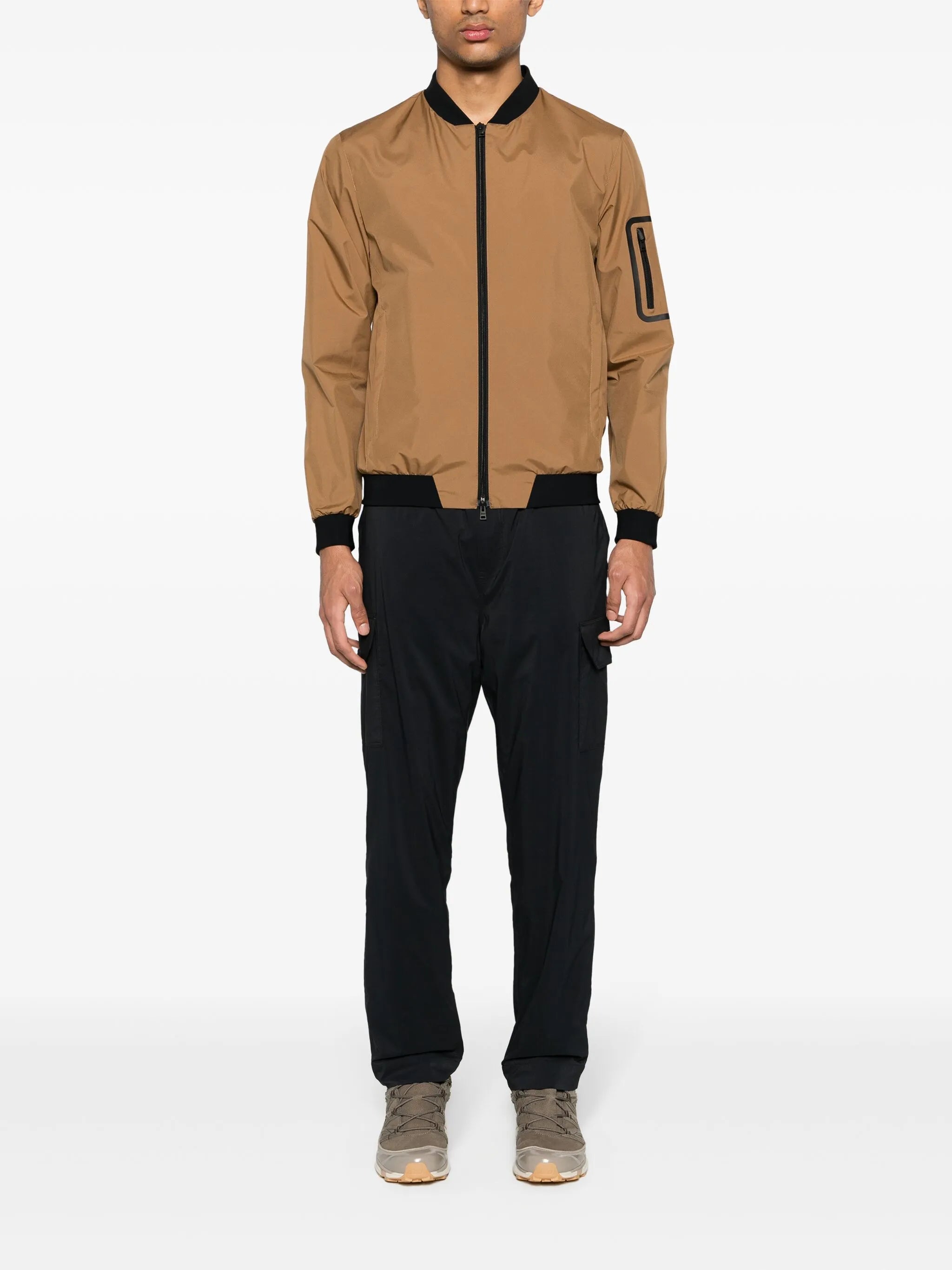 elasticated-waist straight-leg trousers