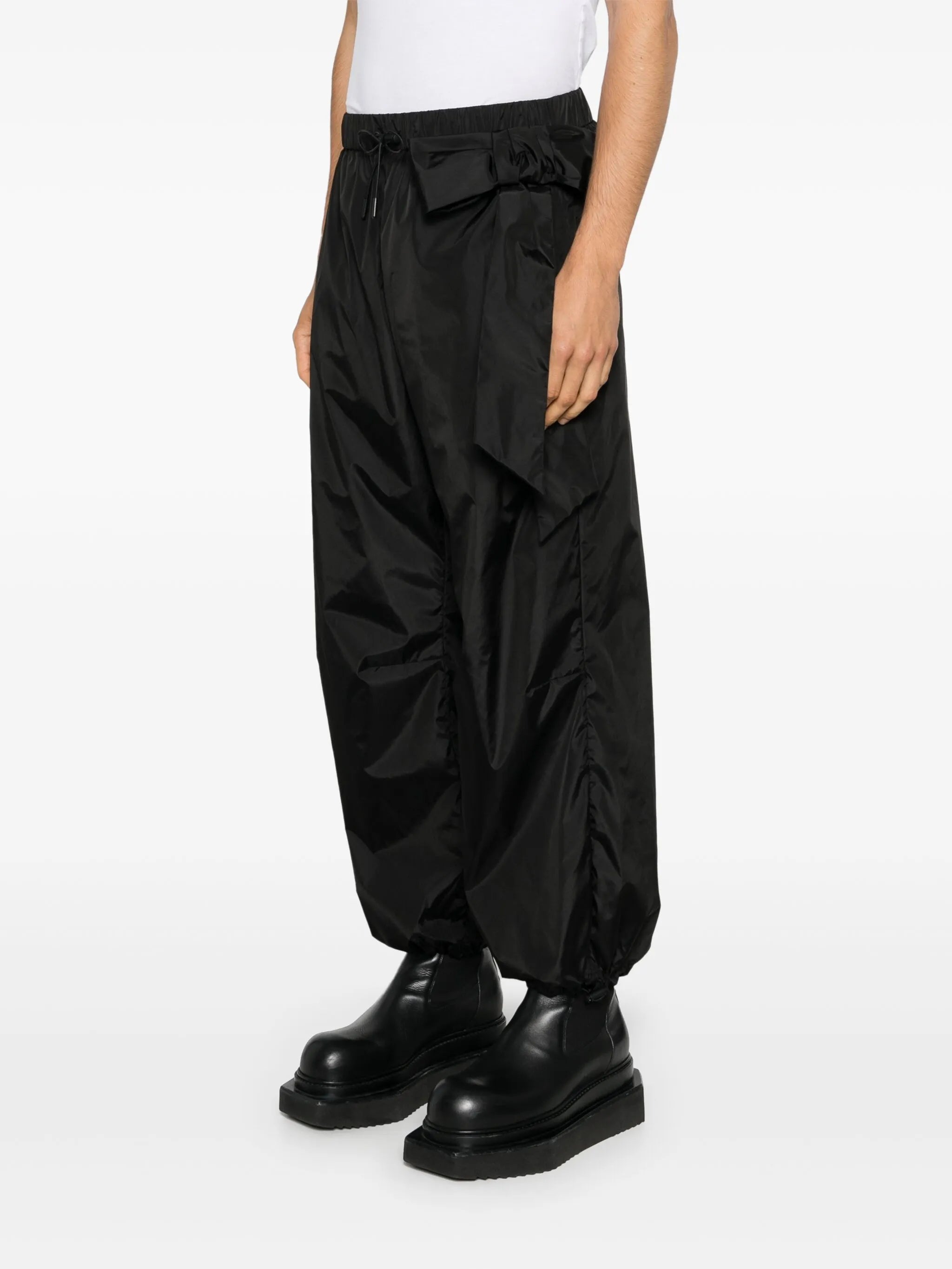 oversized-bow tapered trousers