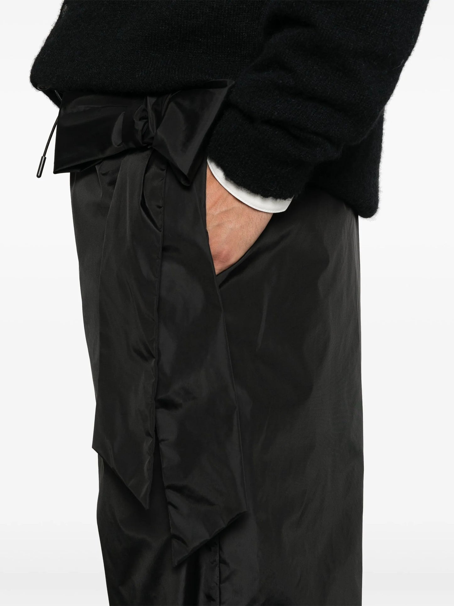 oversized-bow tapered trousers