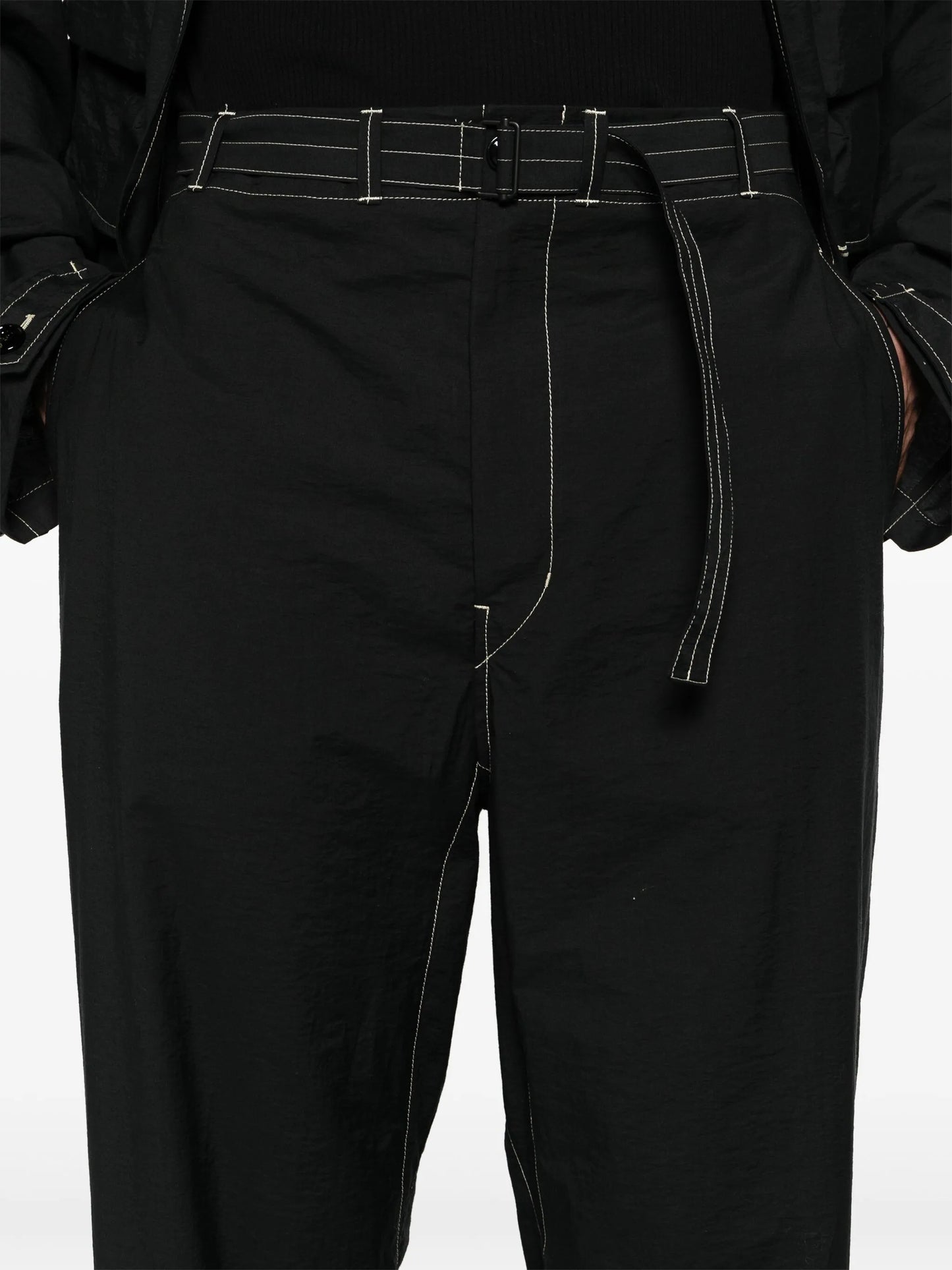 contrast-stitching belted trousers