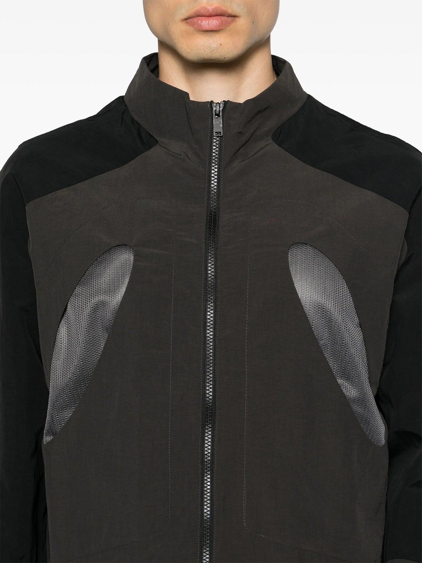 Aperture cut-out windbreaker