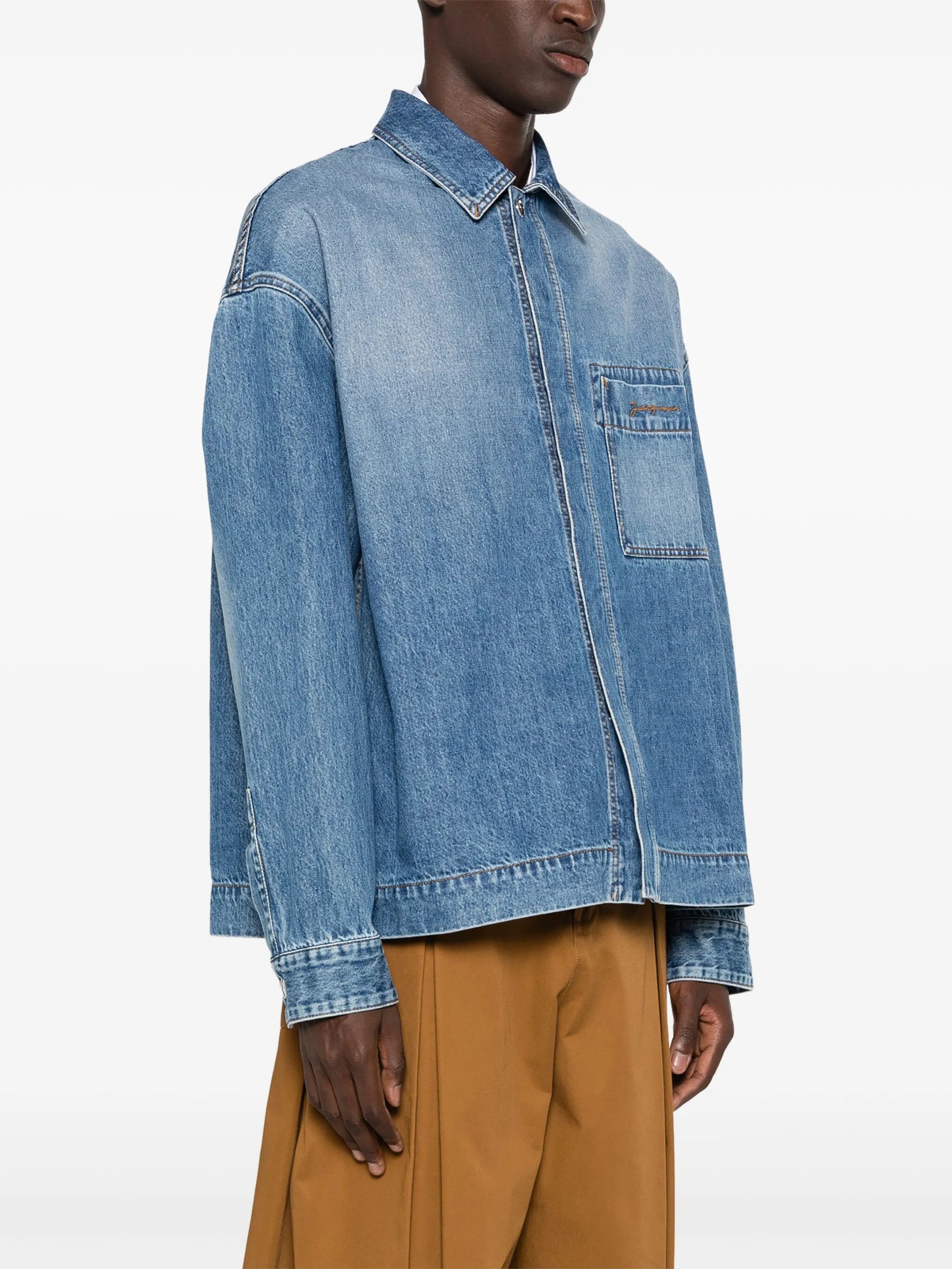 La chemise logo-embroidered denim shirt