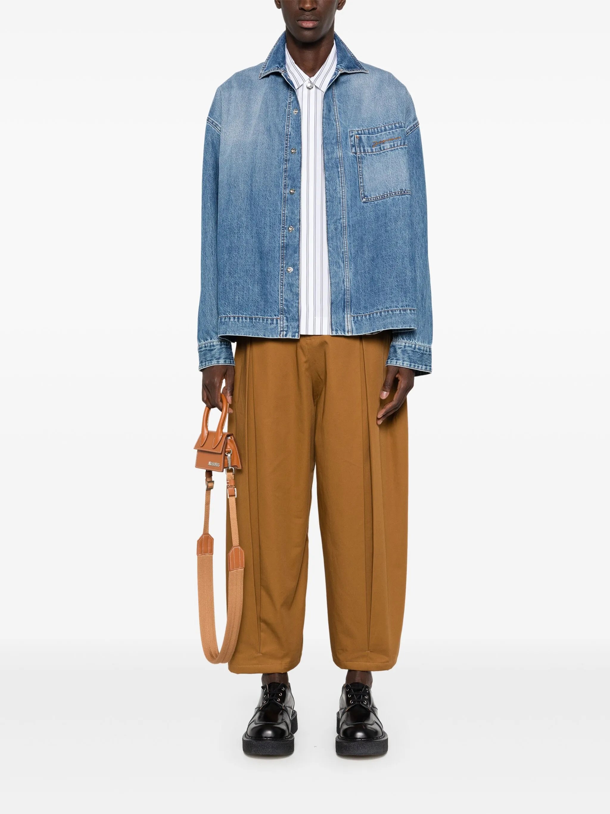 La chemise logo-embroidered denim shirt