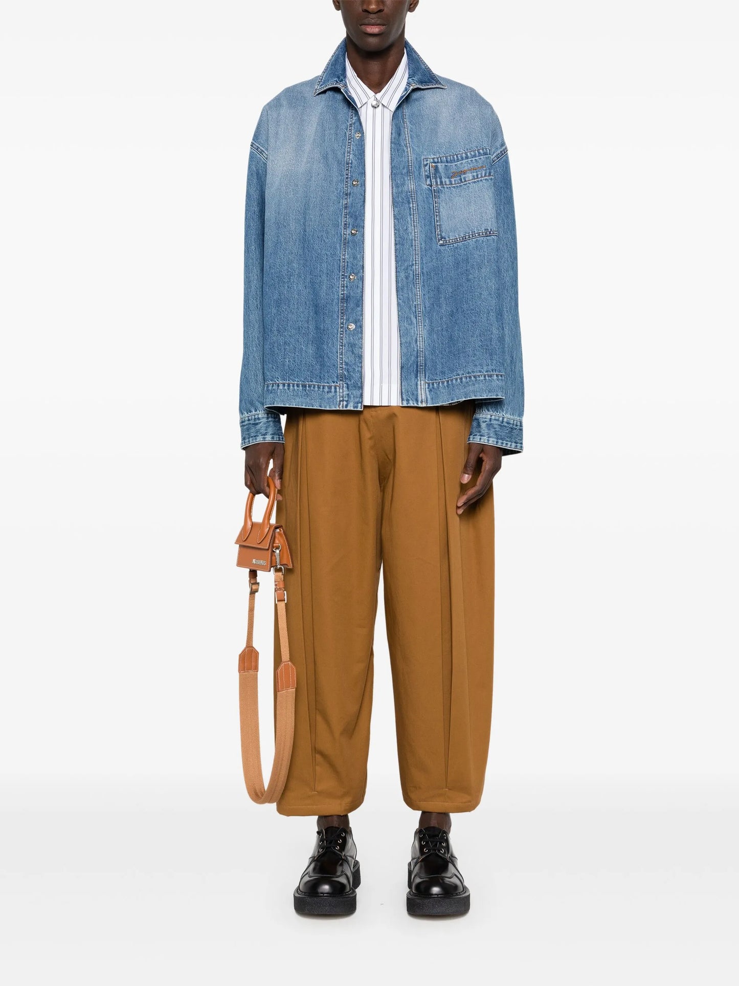 La chemise logo-embroidered denim shirt
