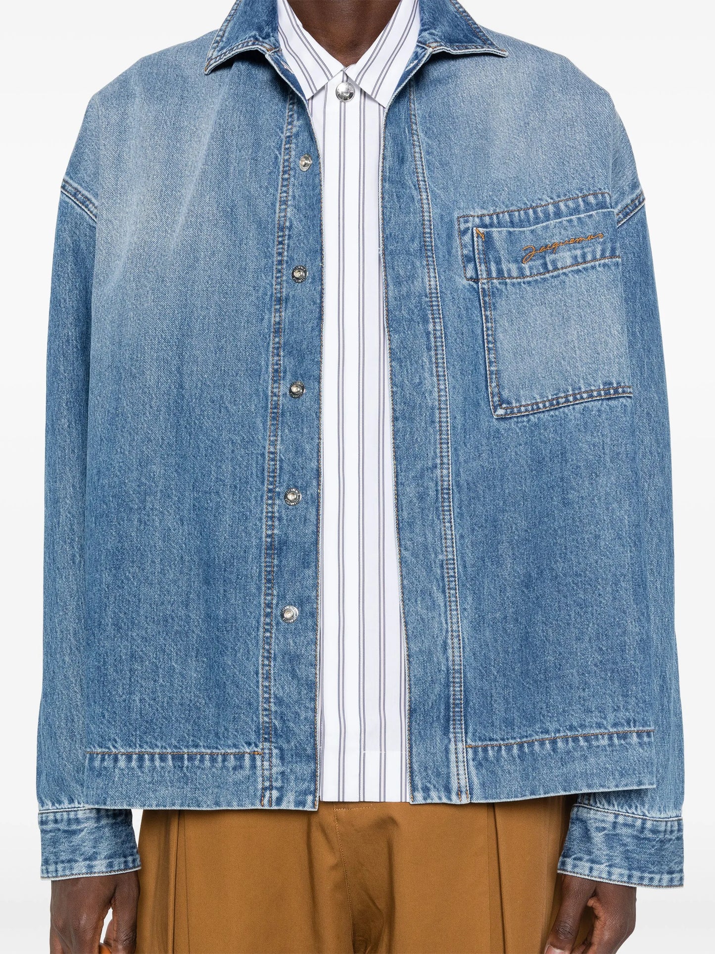 La chemise logo-embroidered denim shirt