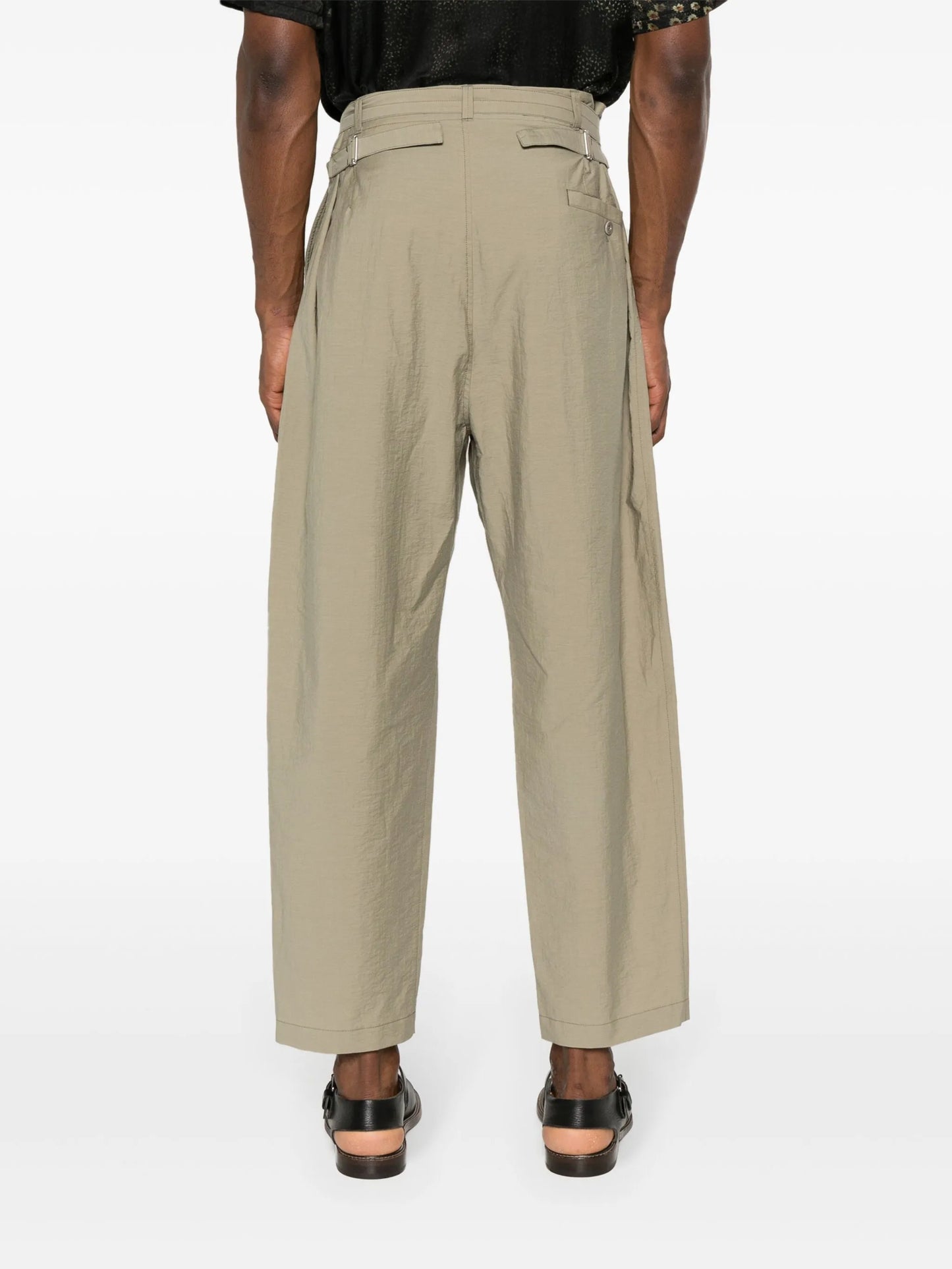belted tapered trousers
