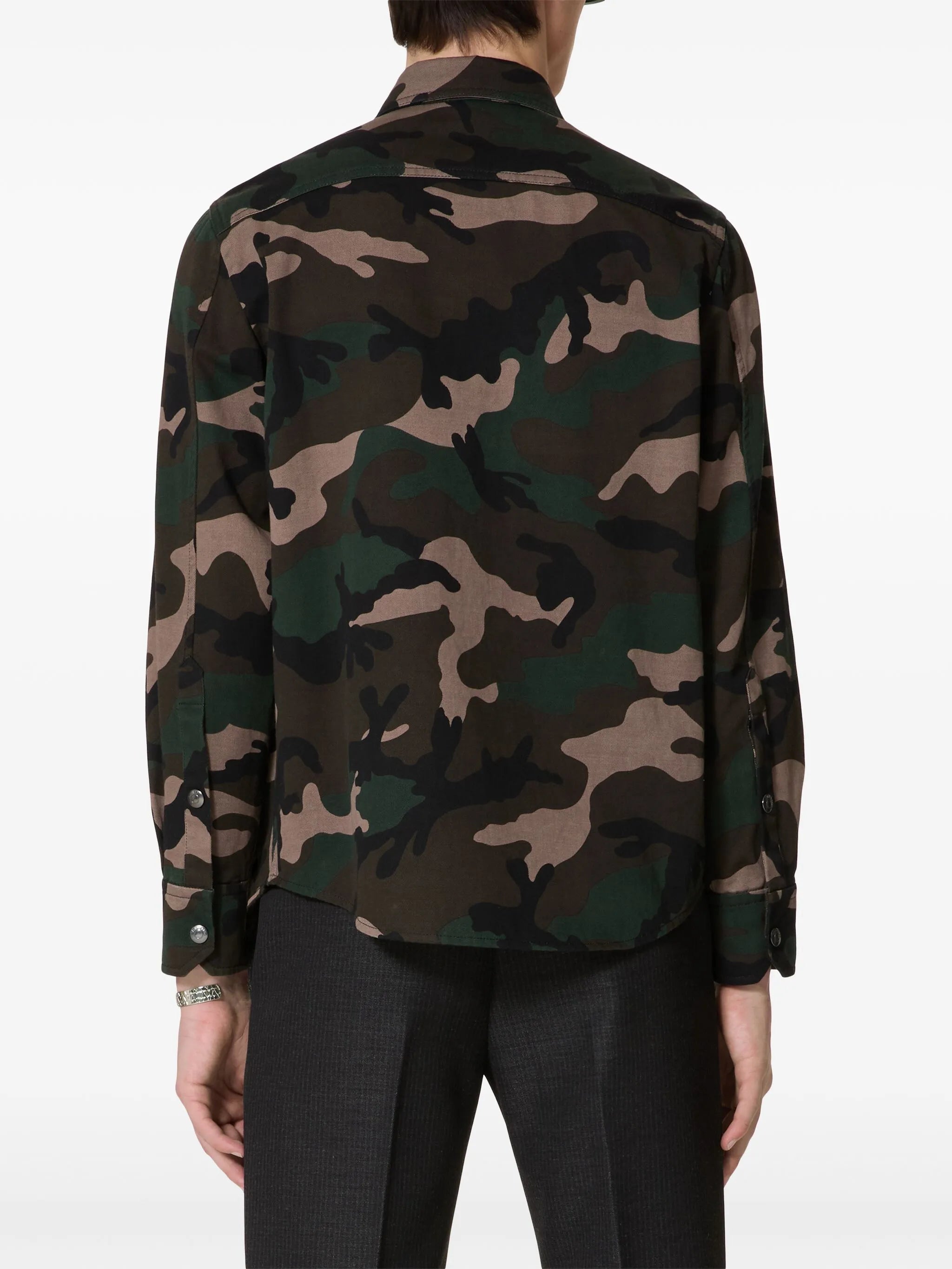 V-detail camouflage-print shirt jacket