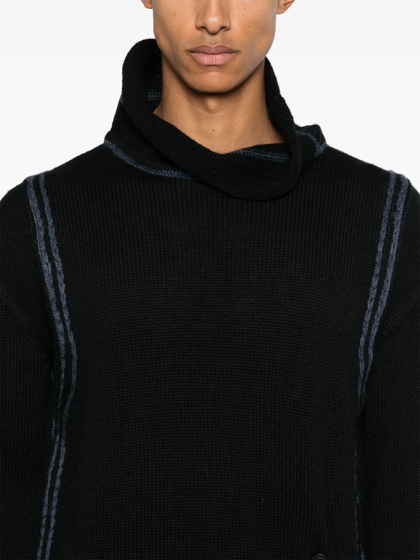 contrasting-trim sweater