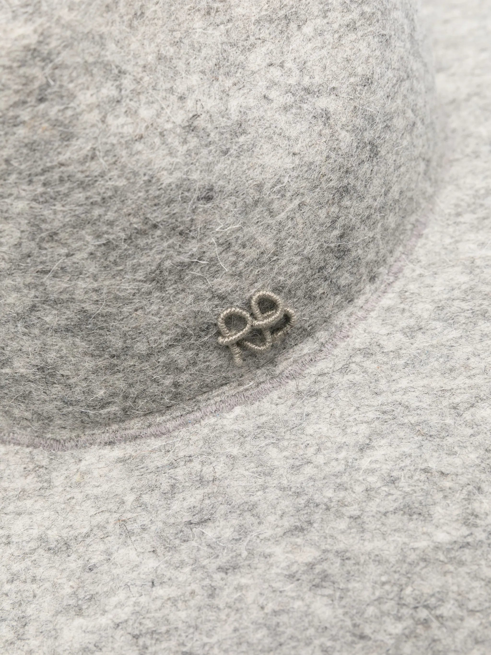 logo-appliqué fedora hat