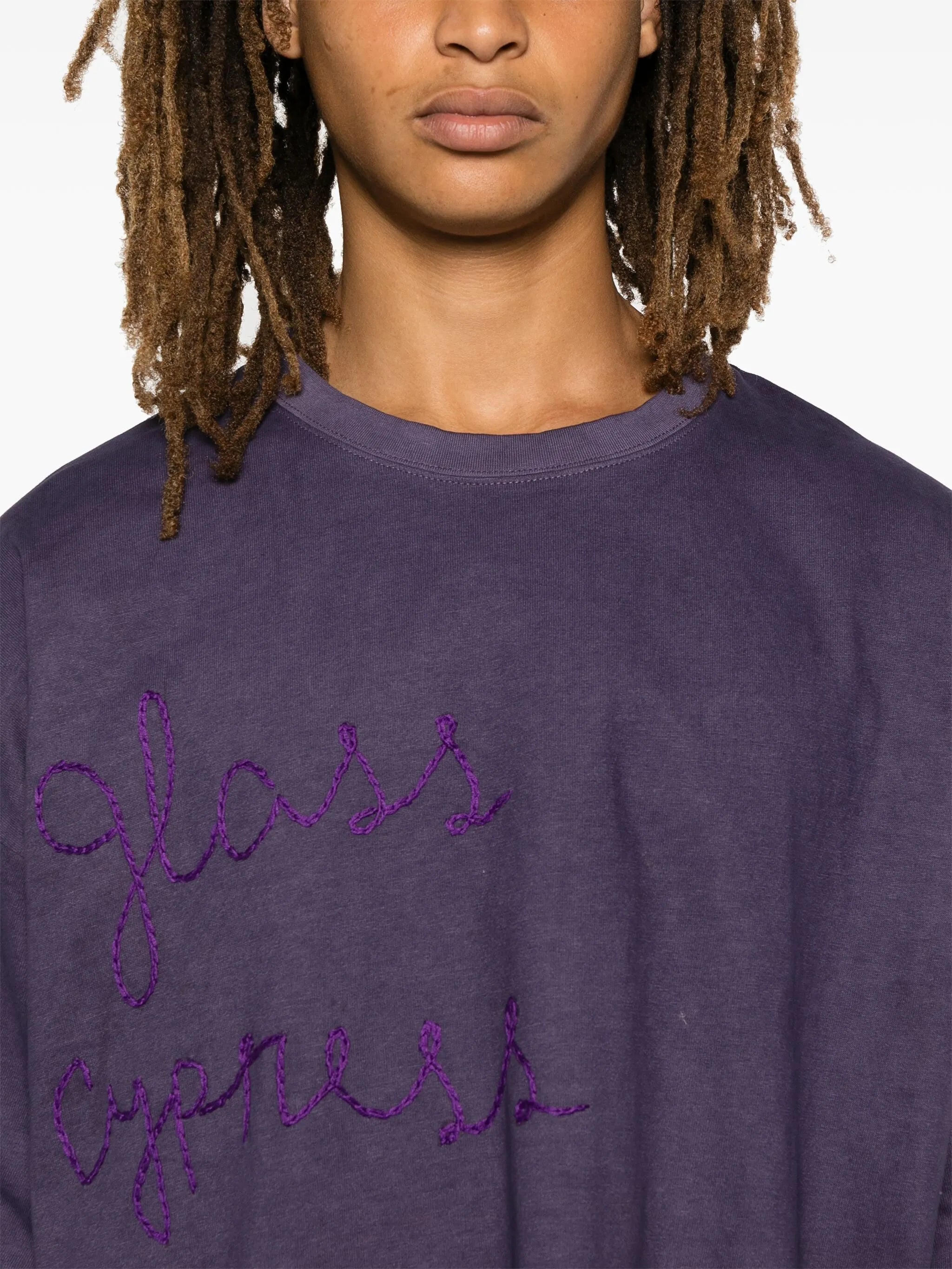 logo-embroidered T-shirt