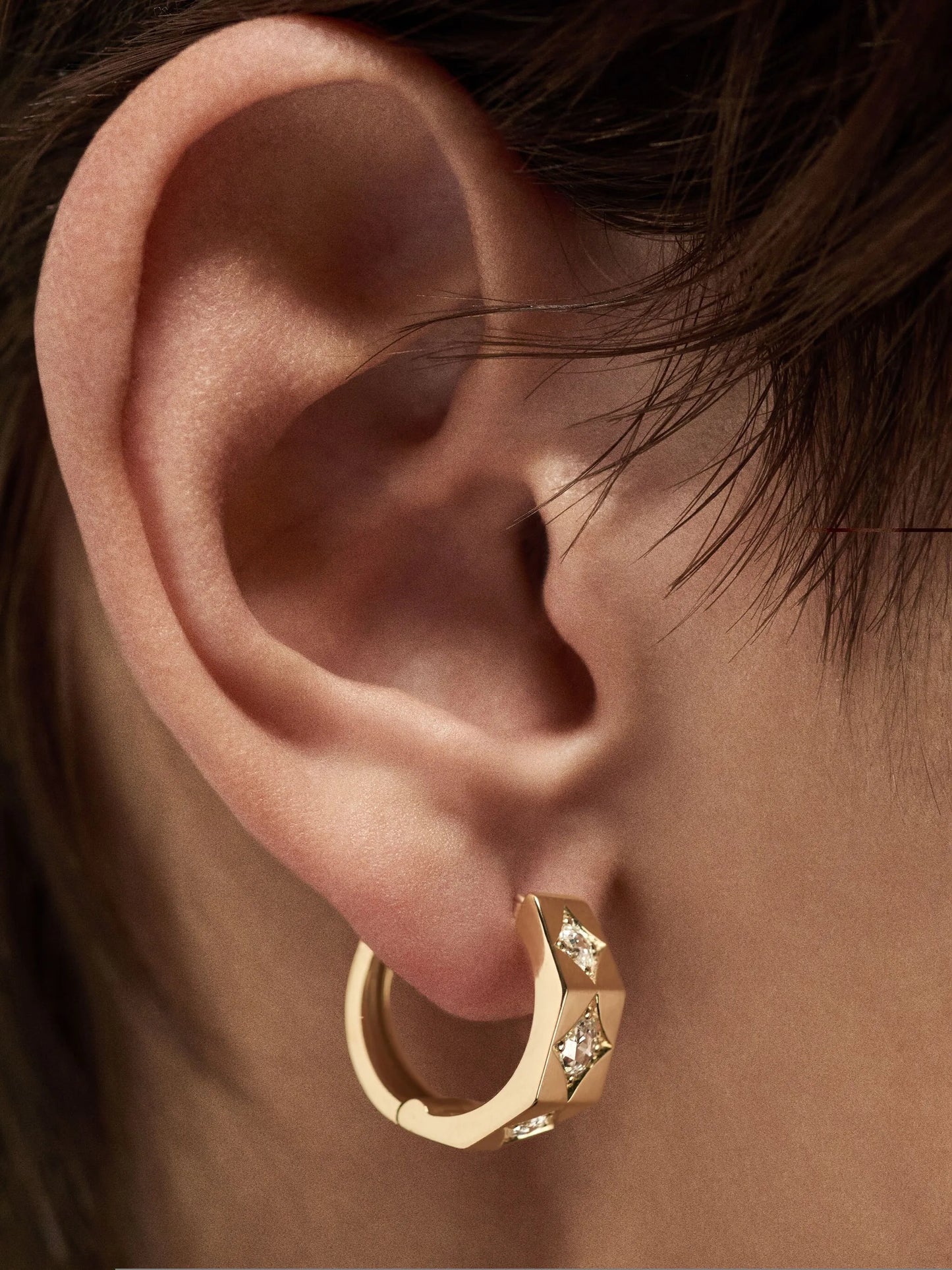 18kt yellow gold diamond hoop earrings