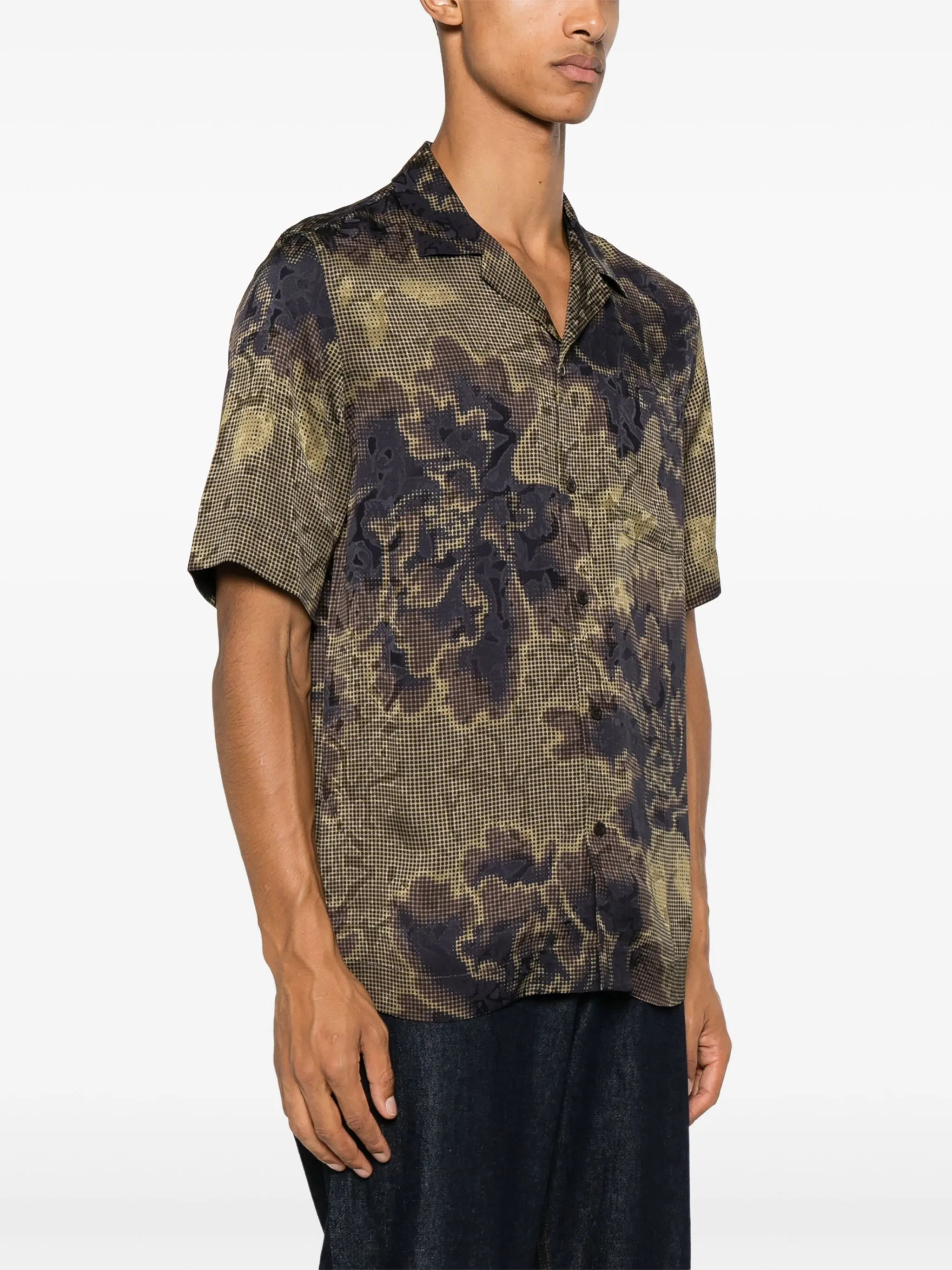 graphic-print shirt
