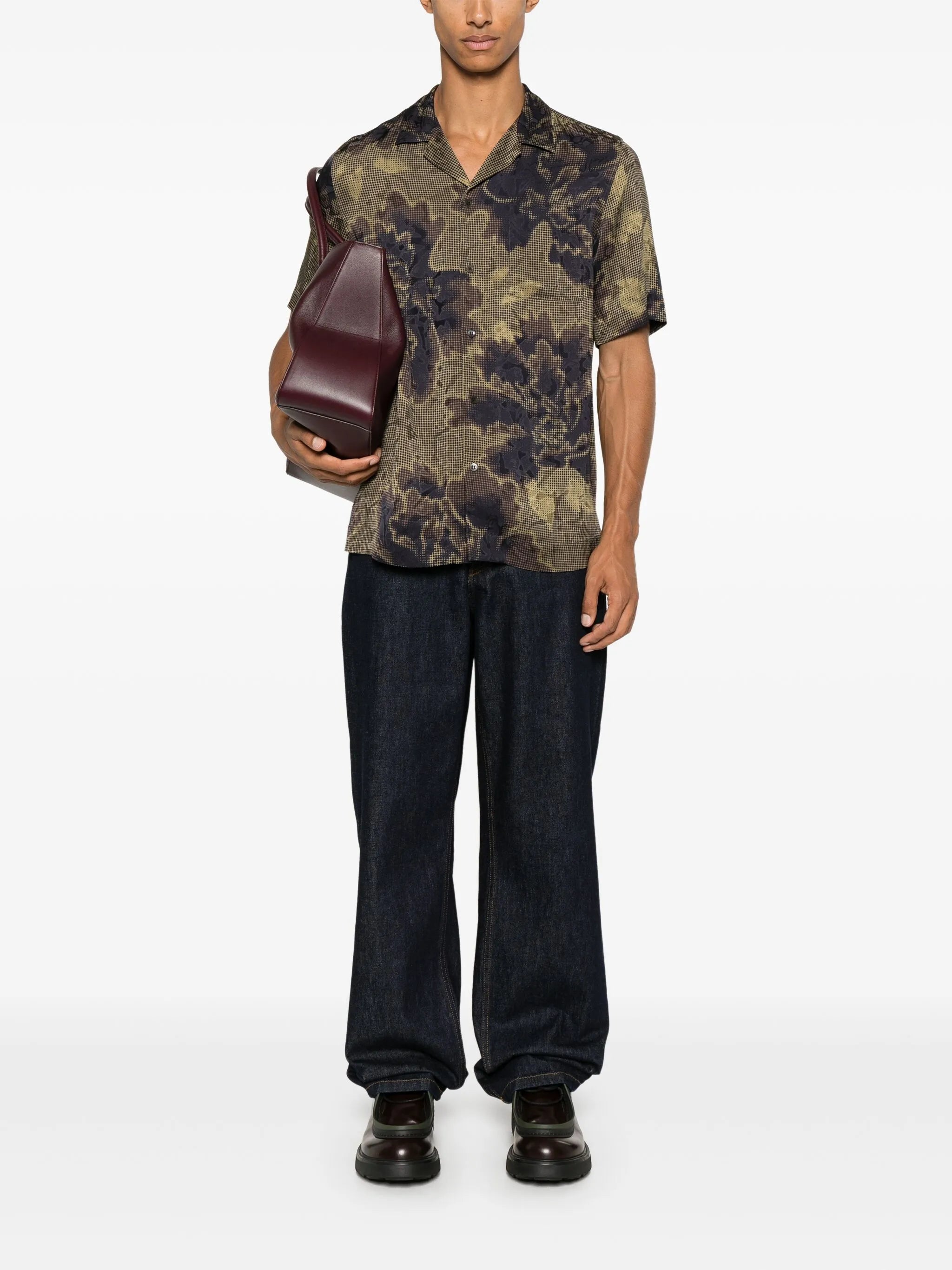 graphic-print shirt