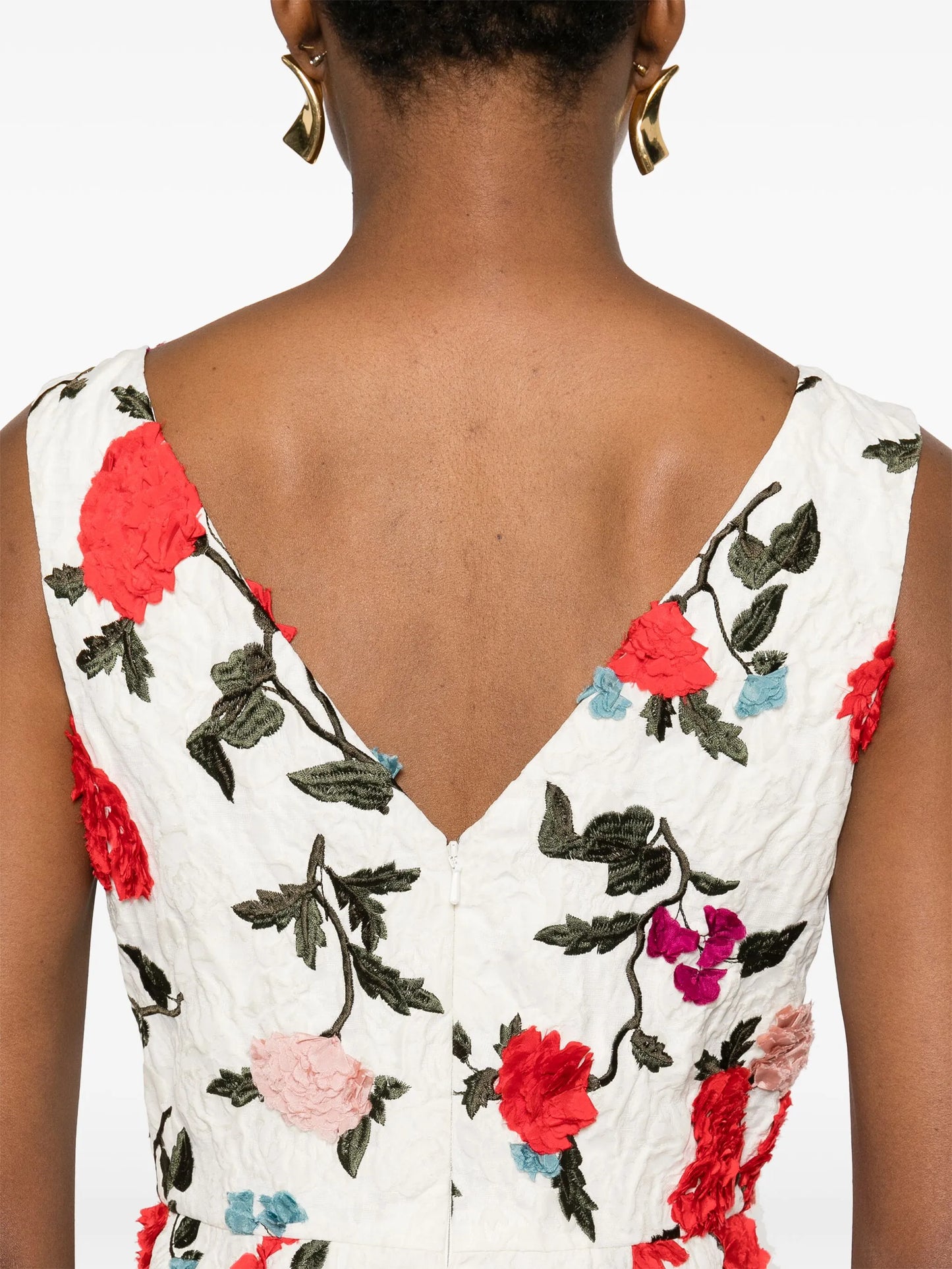 boat-neck sleeveless cocktail dress