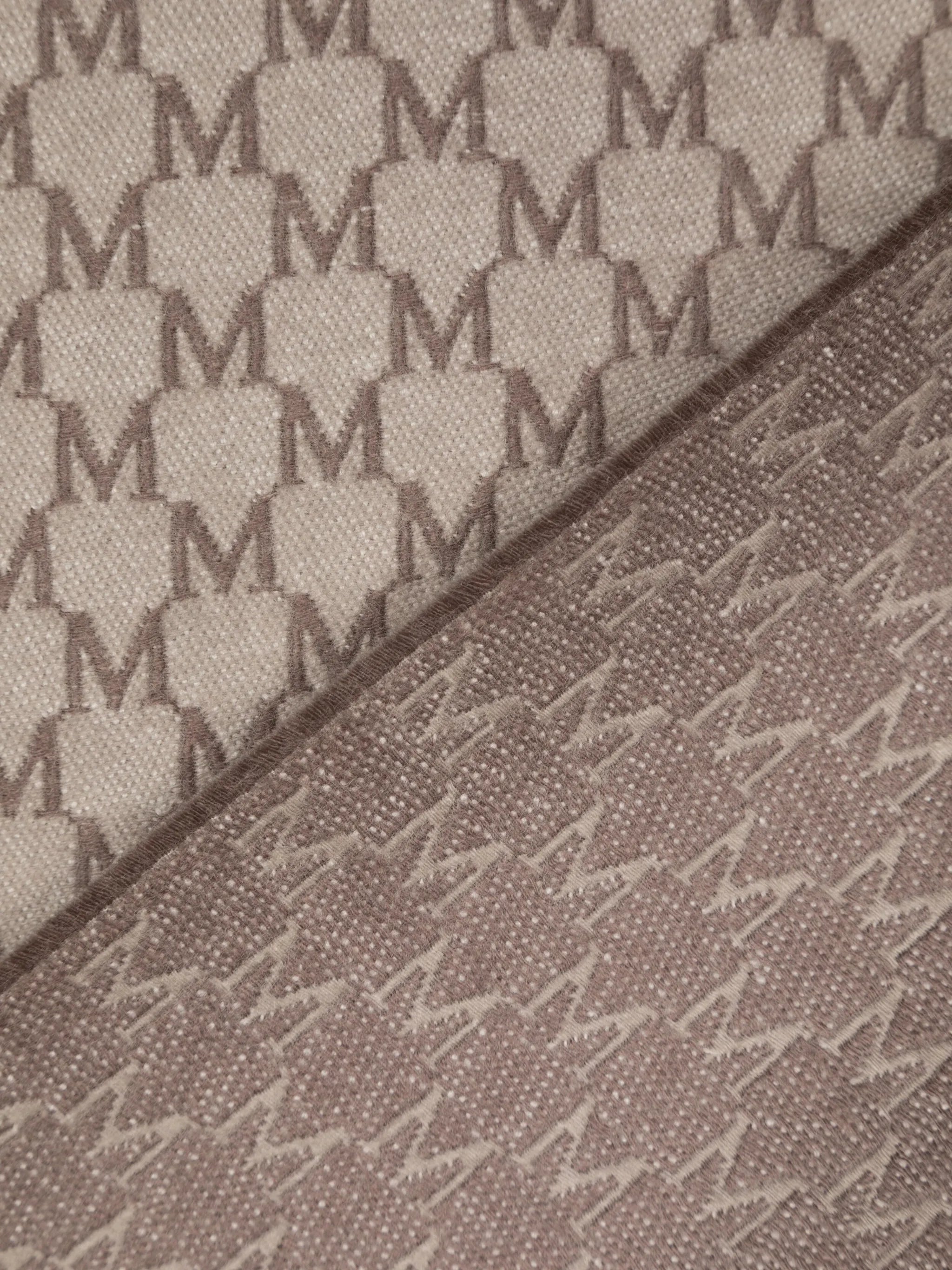 logo-jacquard stole