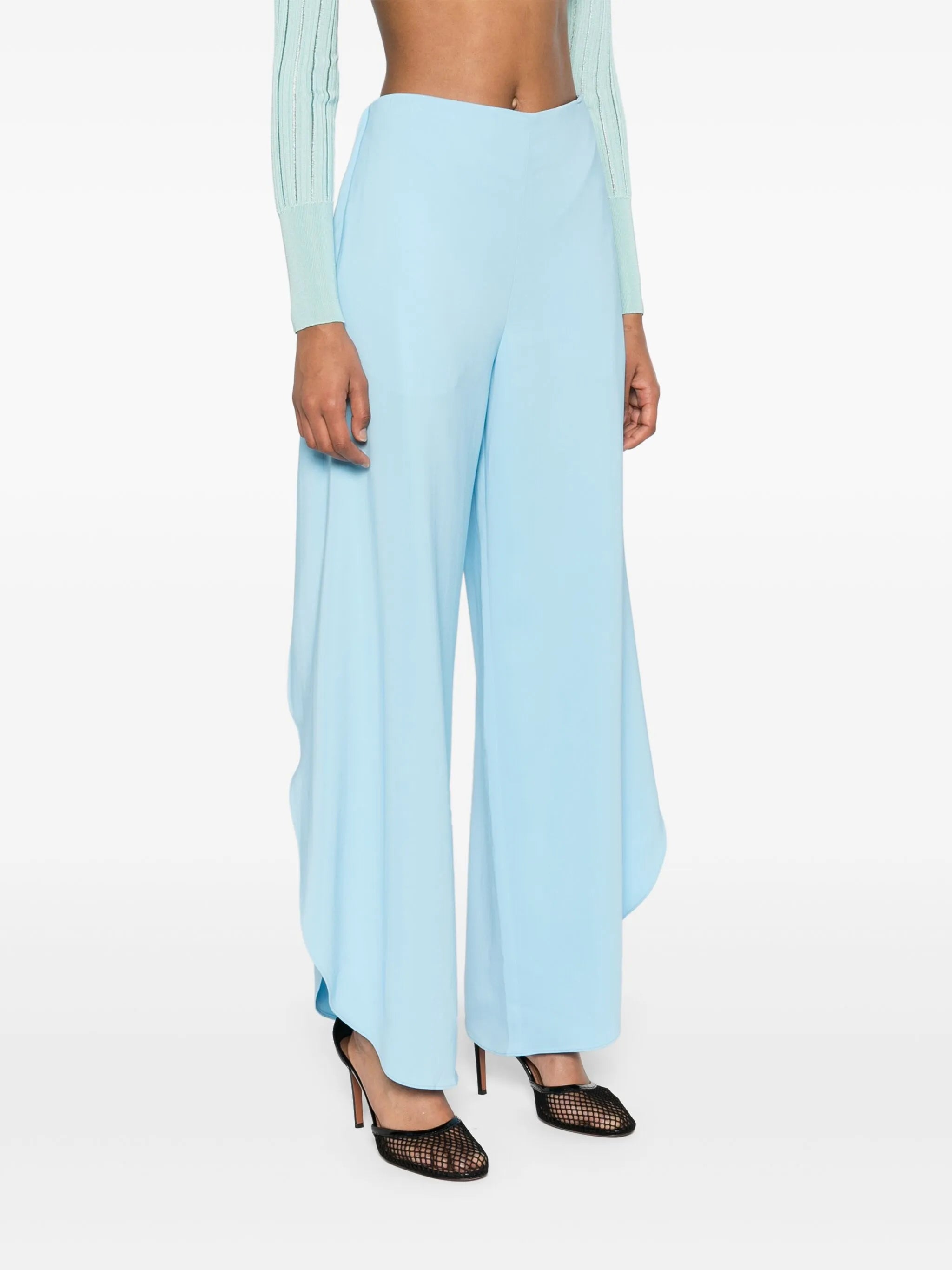 Round trousers