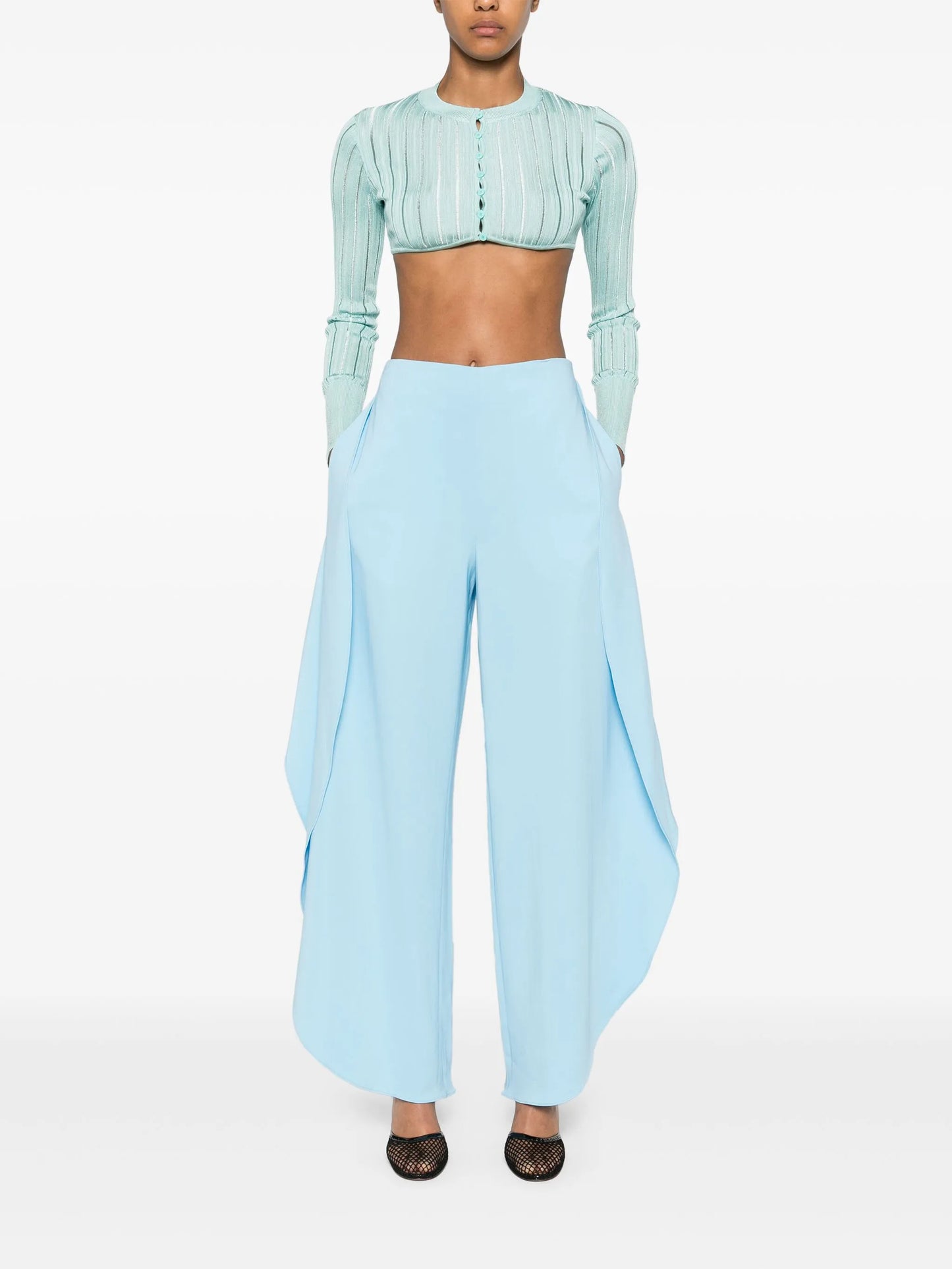 Round trousers