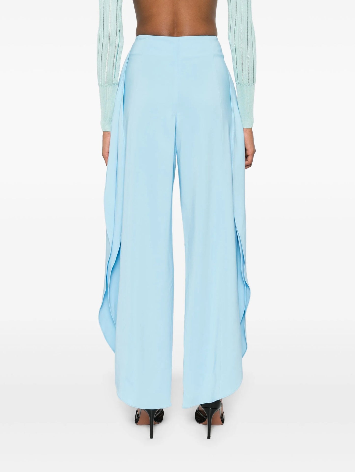Round trousers