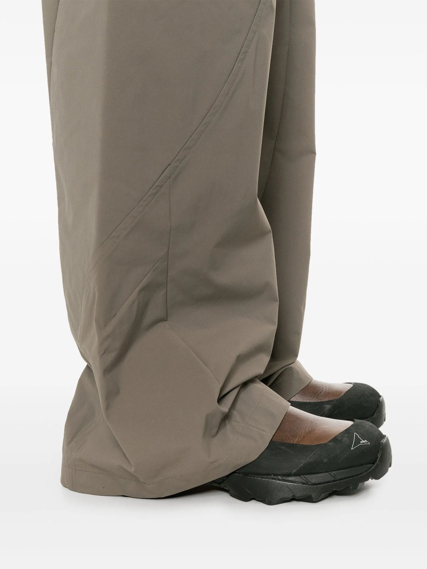 straight-leg padded trousers