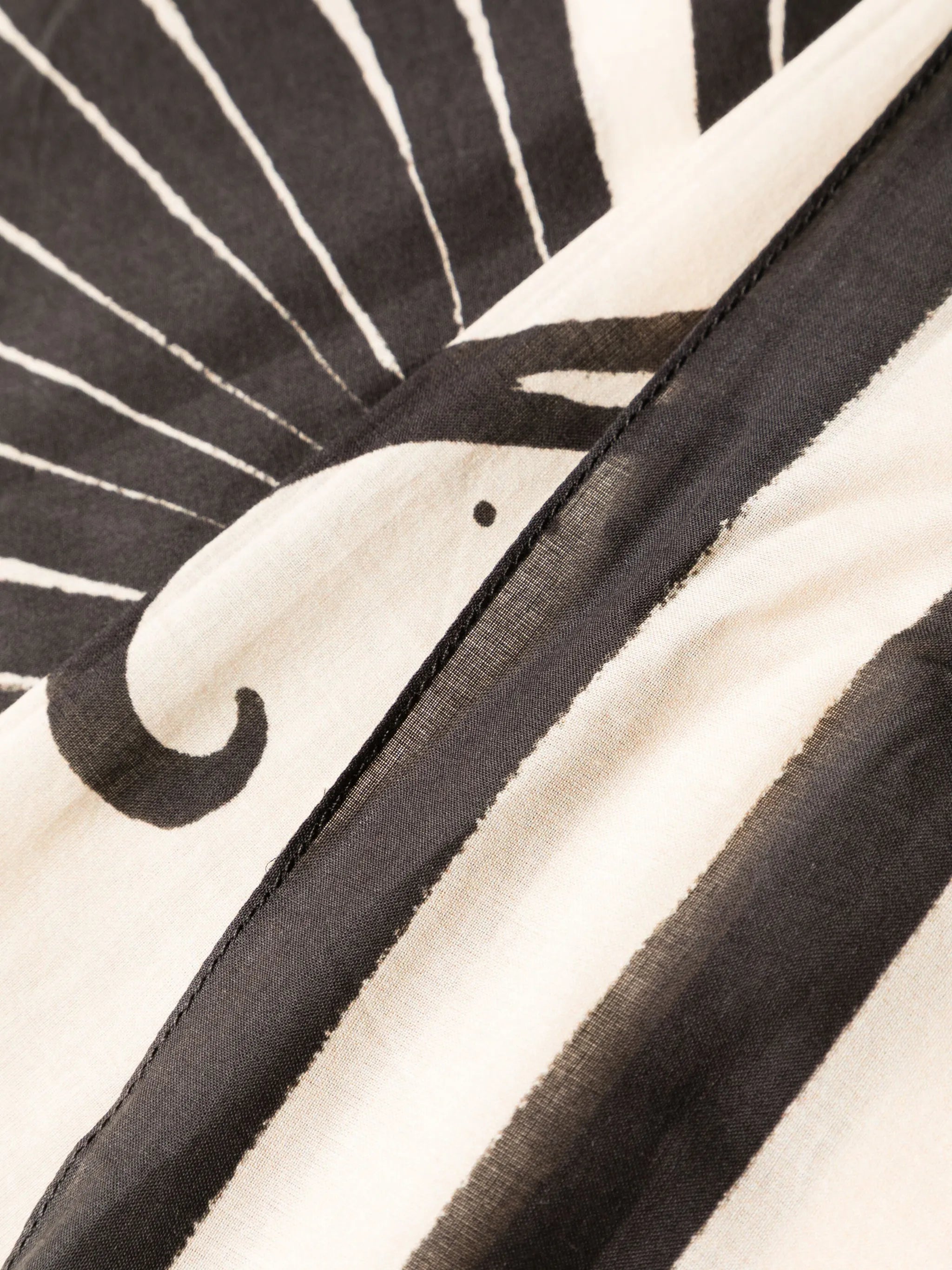 Kené abstract-print cotton pareo
