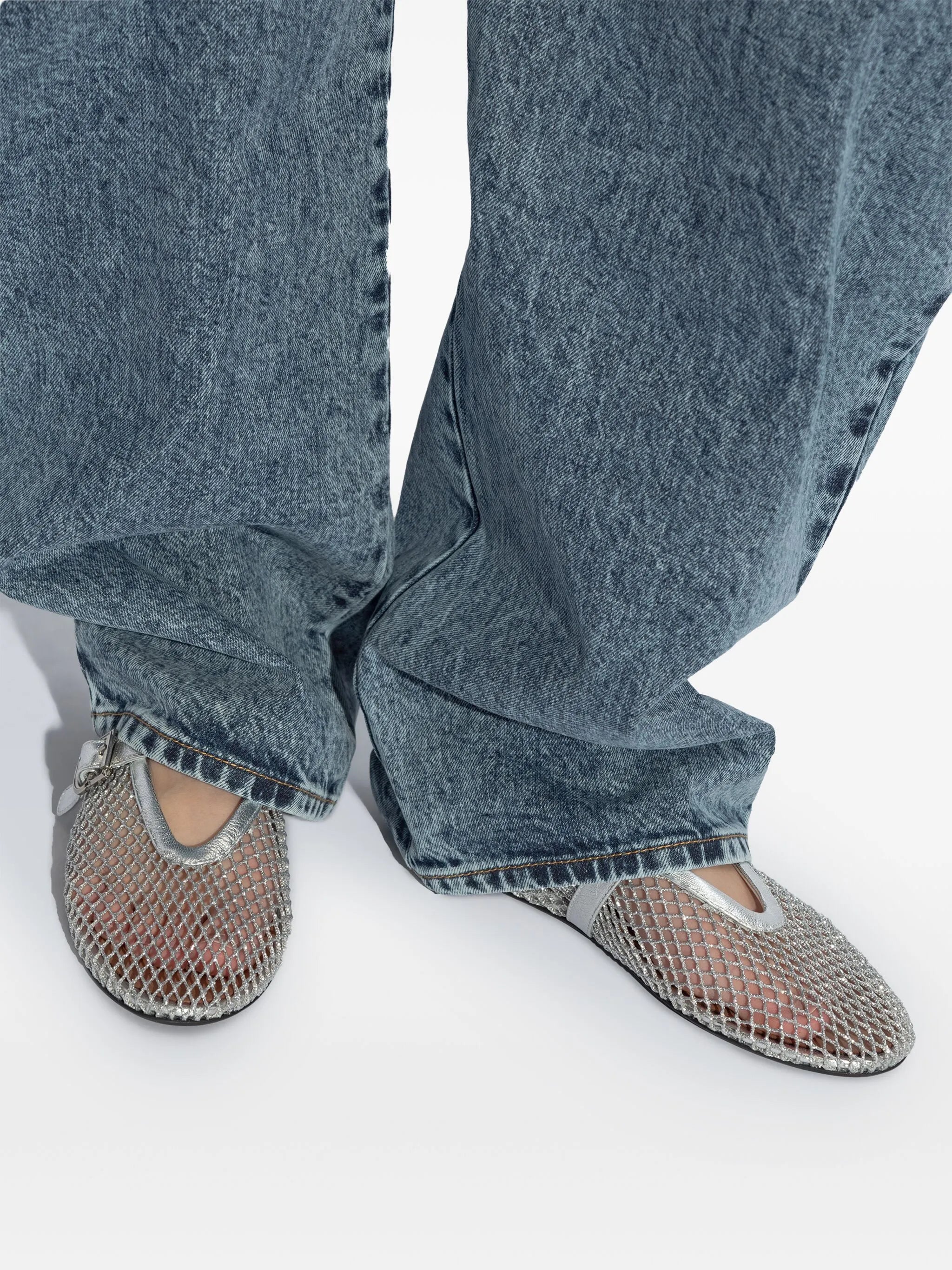 buckle-fastening fishnet ballerina shoes