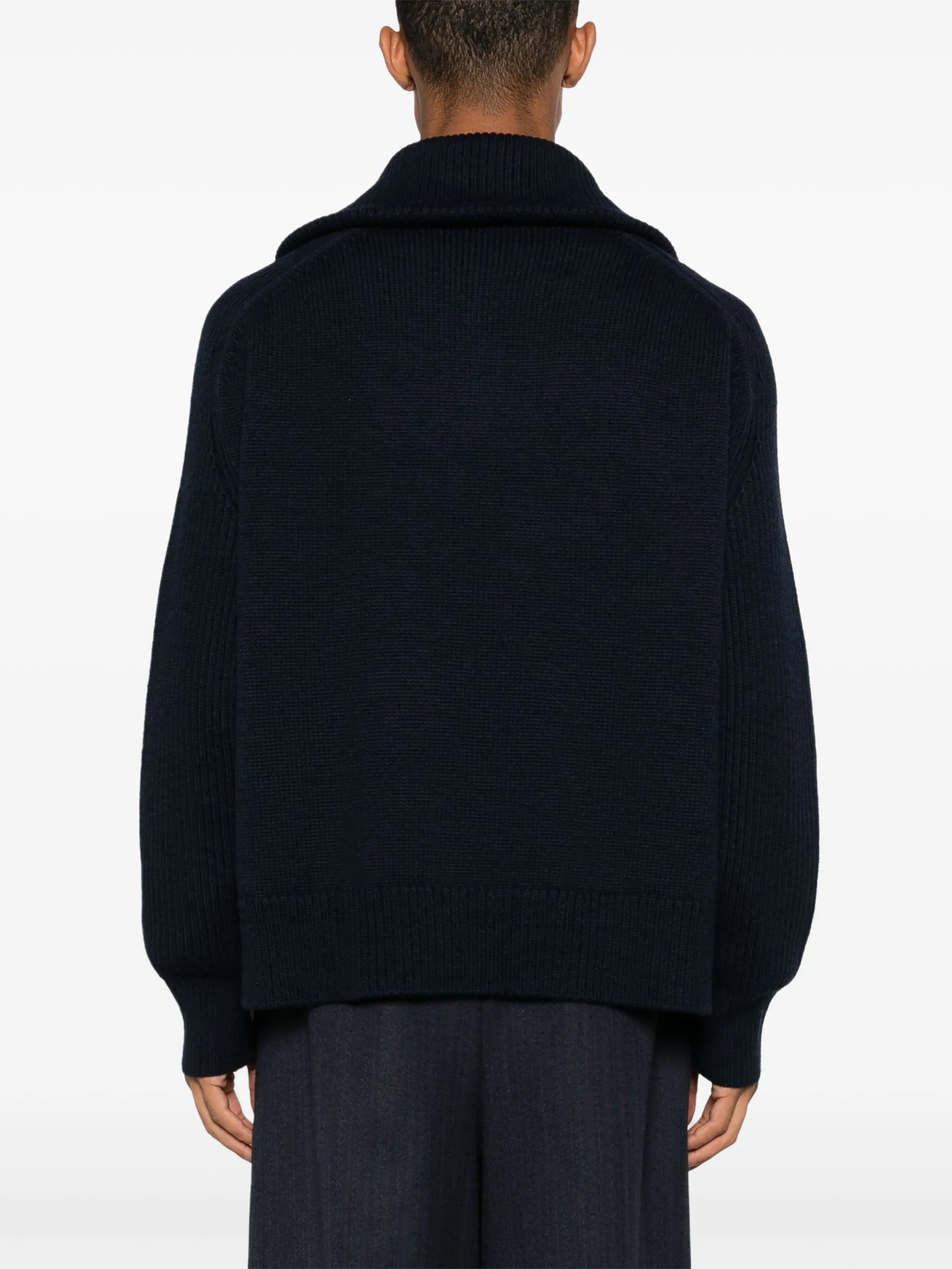 Level sweater