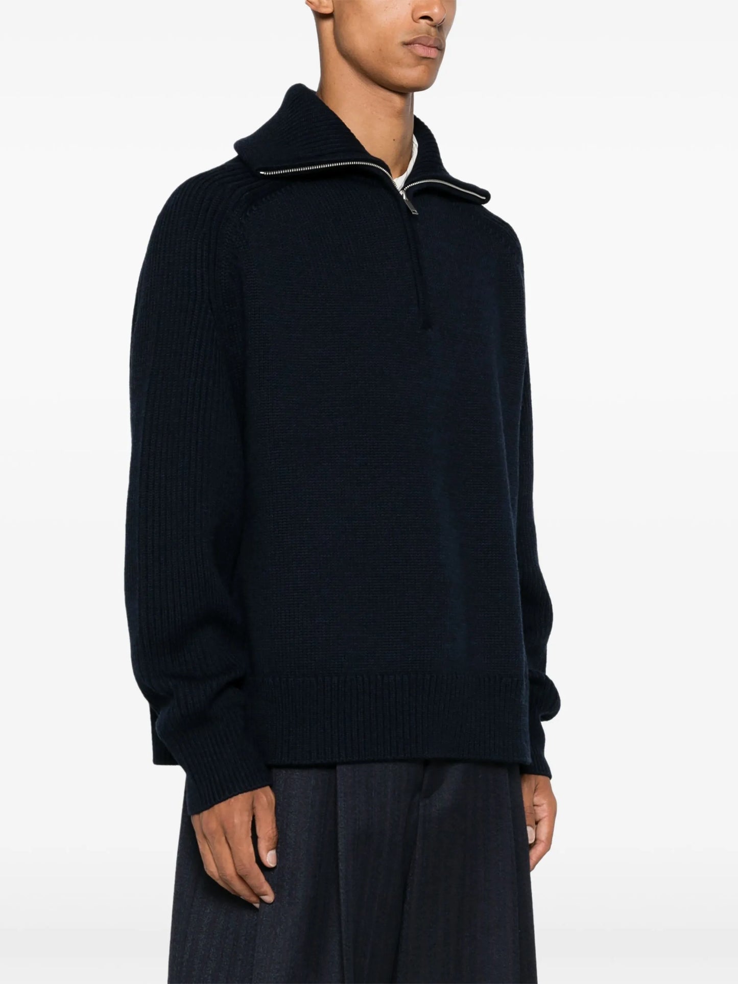 Level sweater