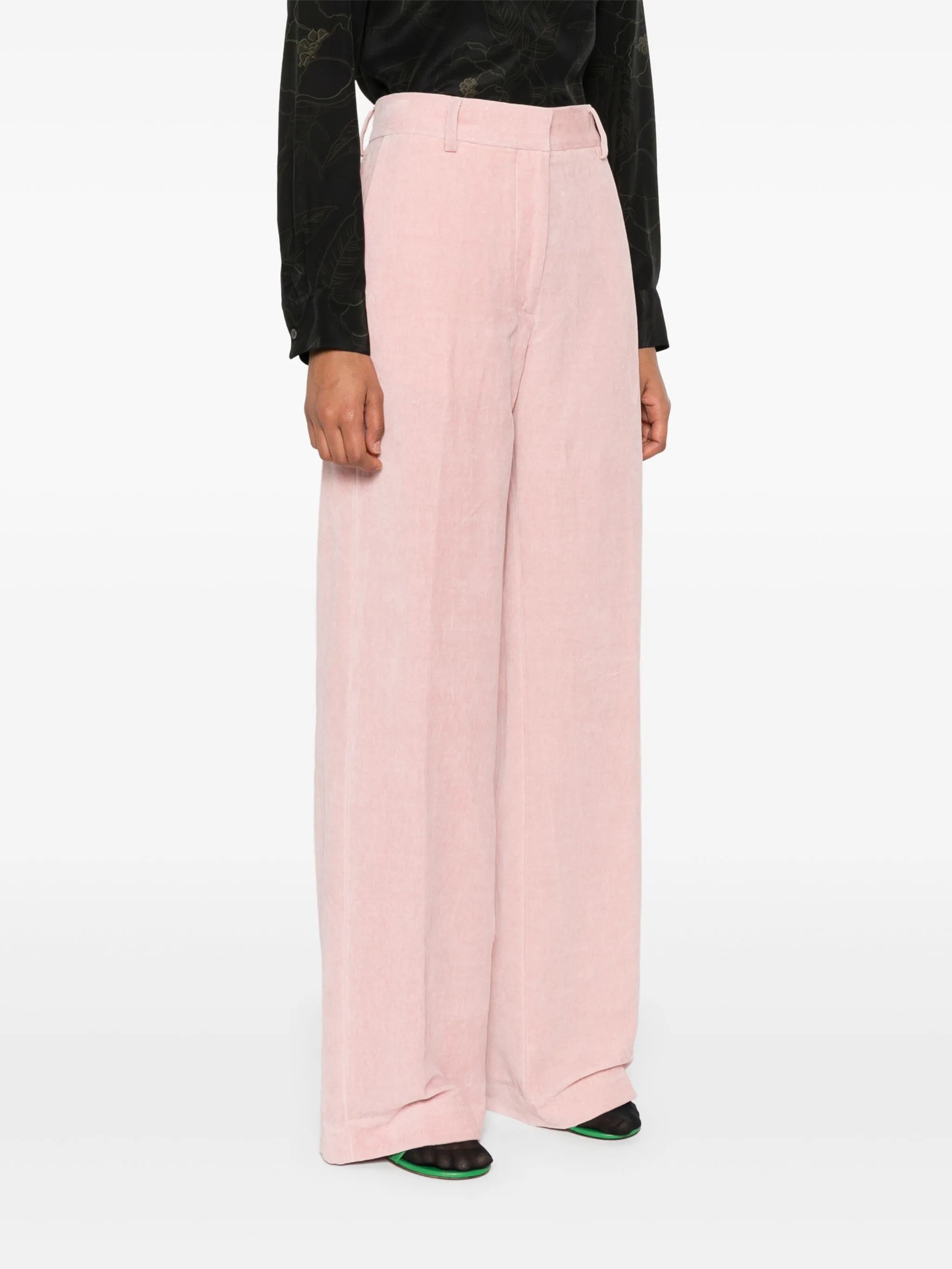 straight-leg trousers
