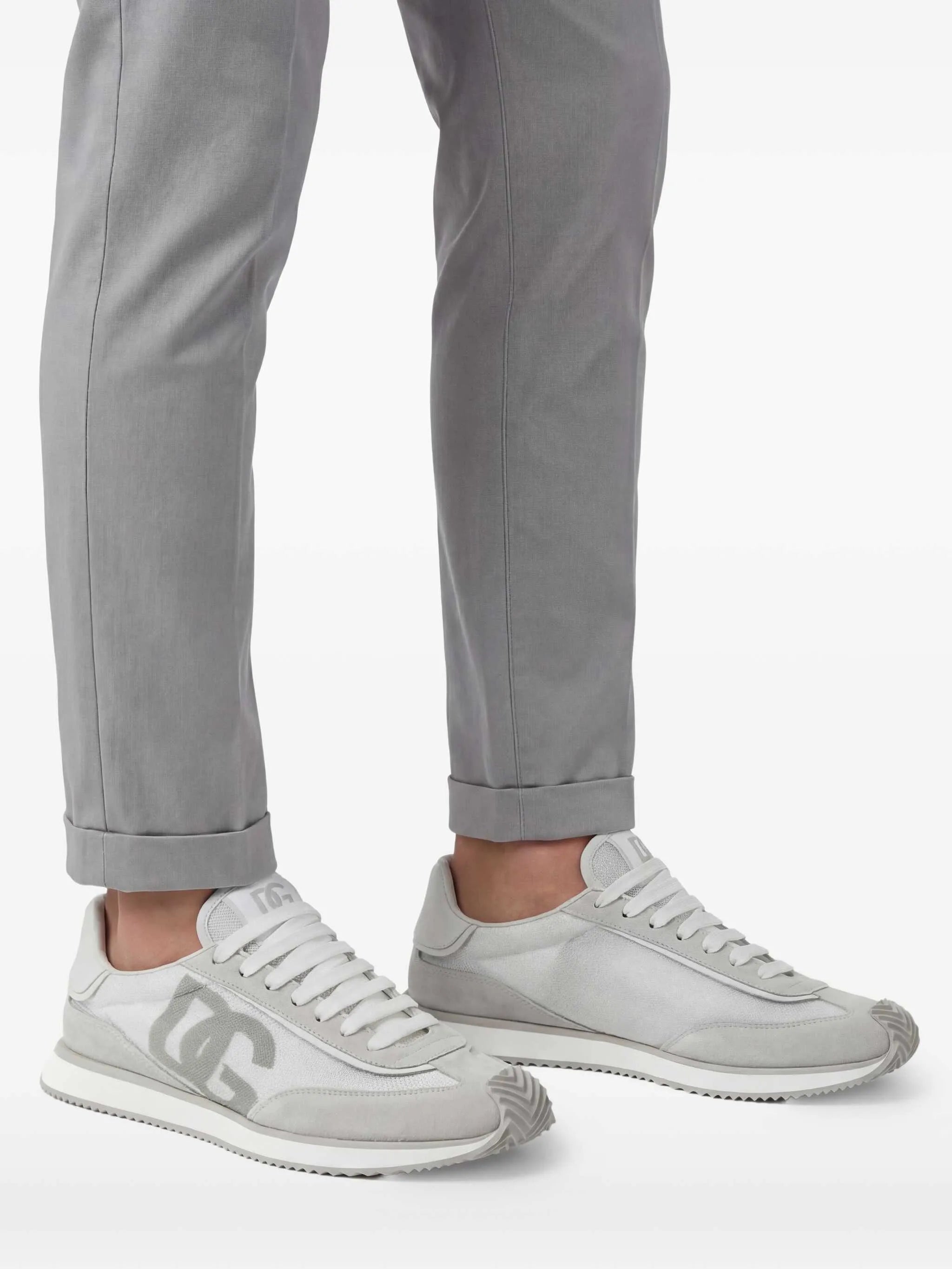 Cushion sneakers