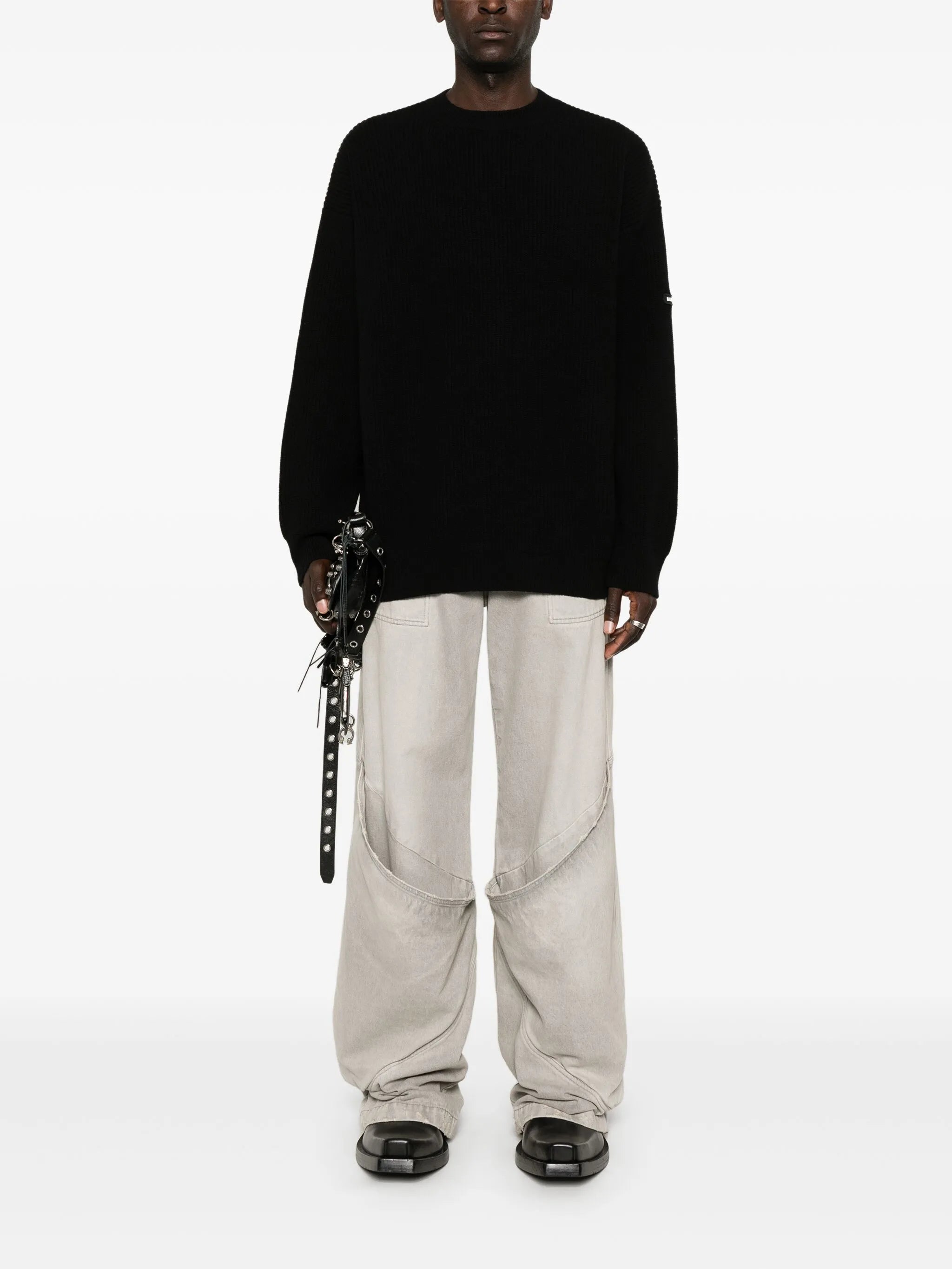 rubberised-logo sweater