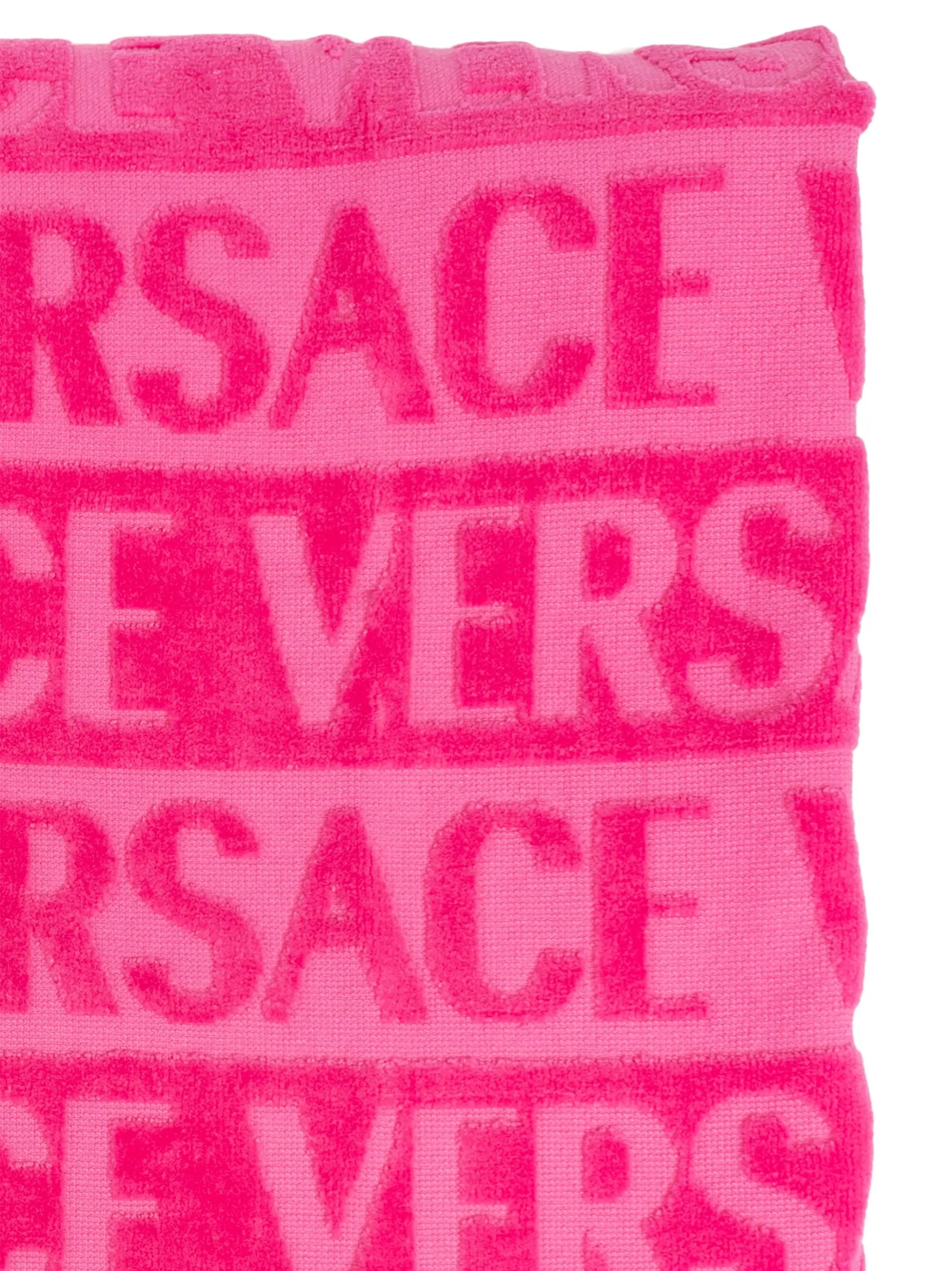 I Love Baroque bath towel