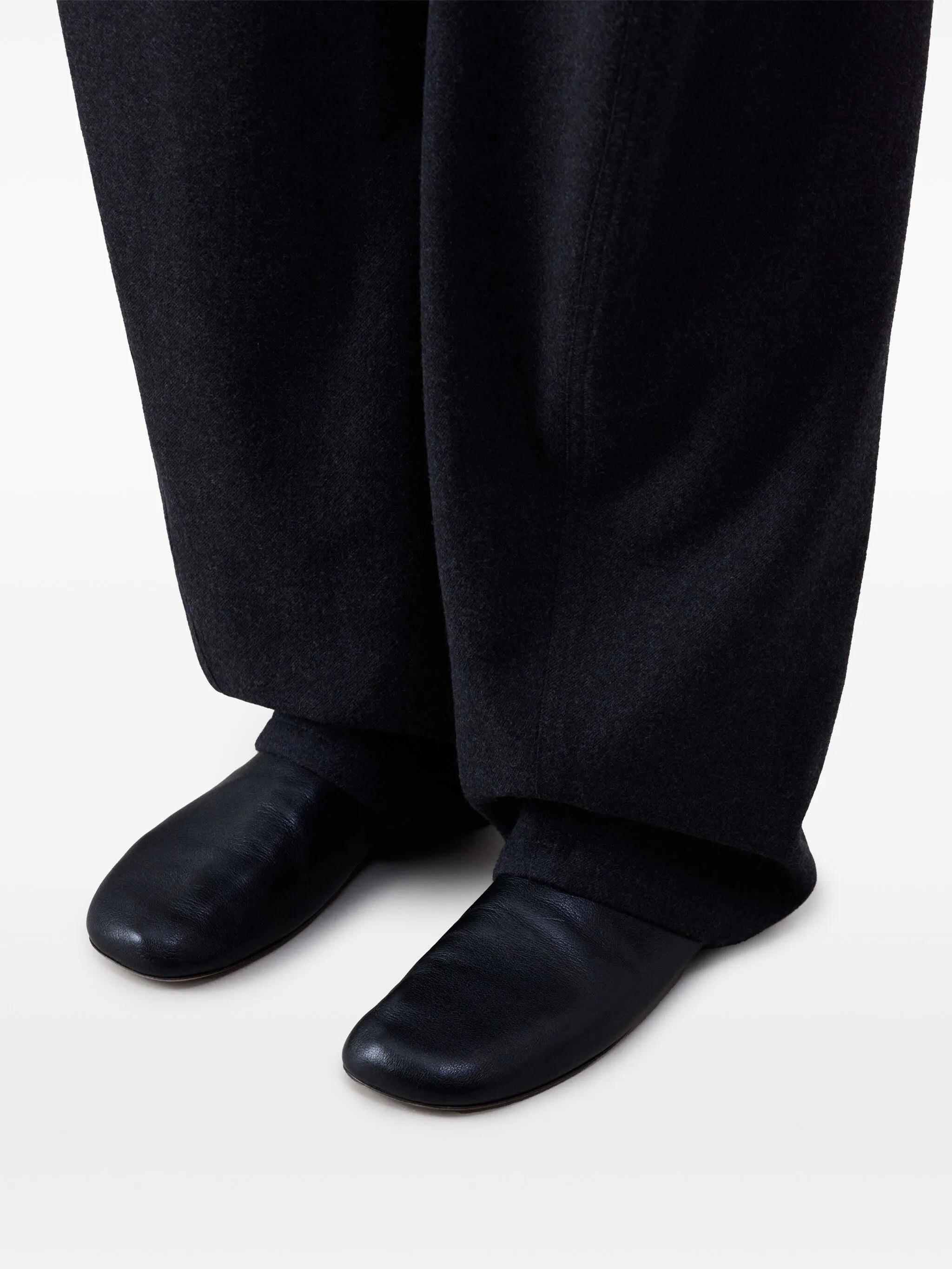 folding-heel leather slippers