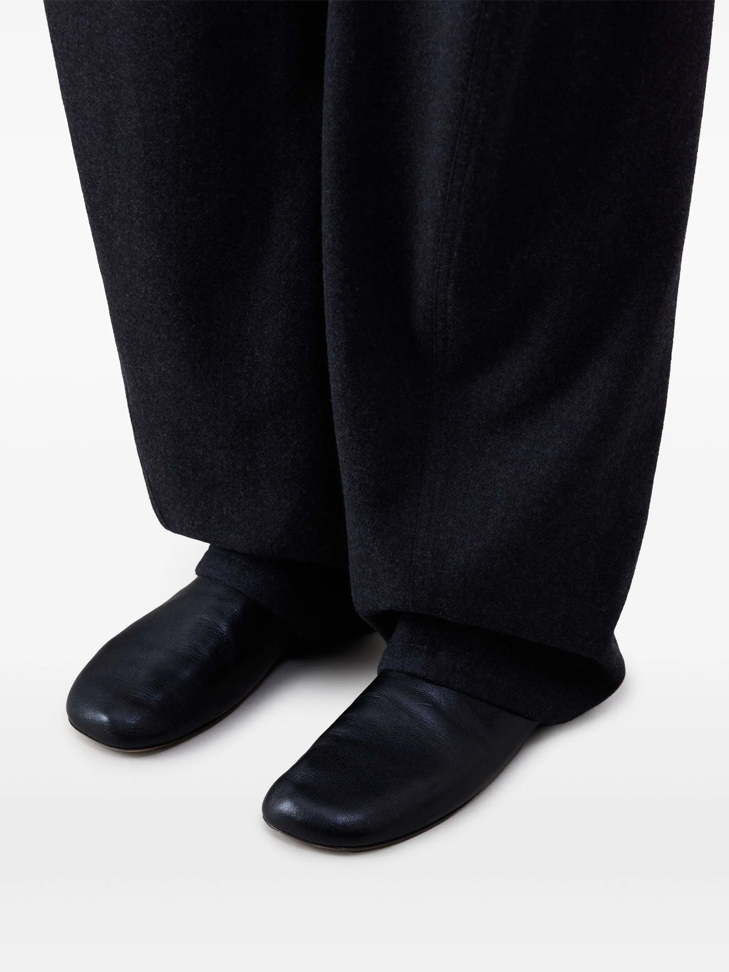 folding-heel leather slippers